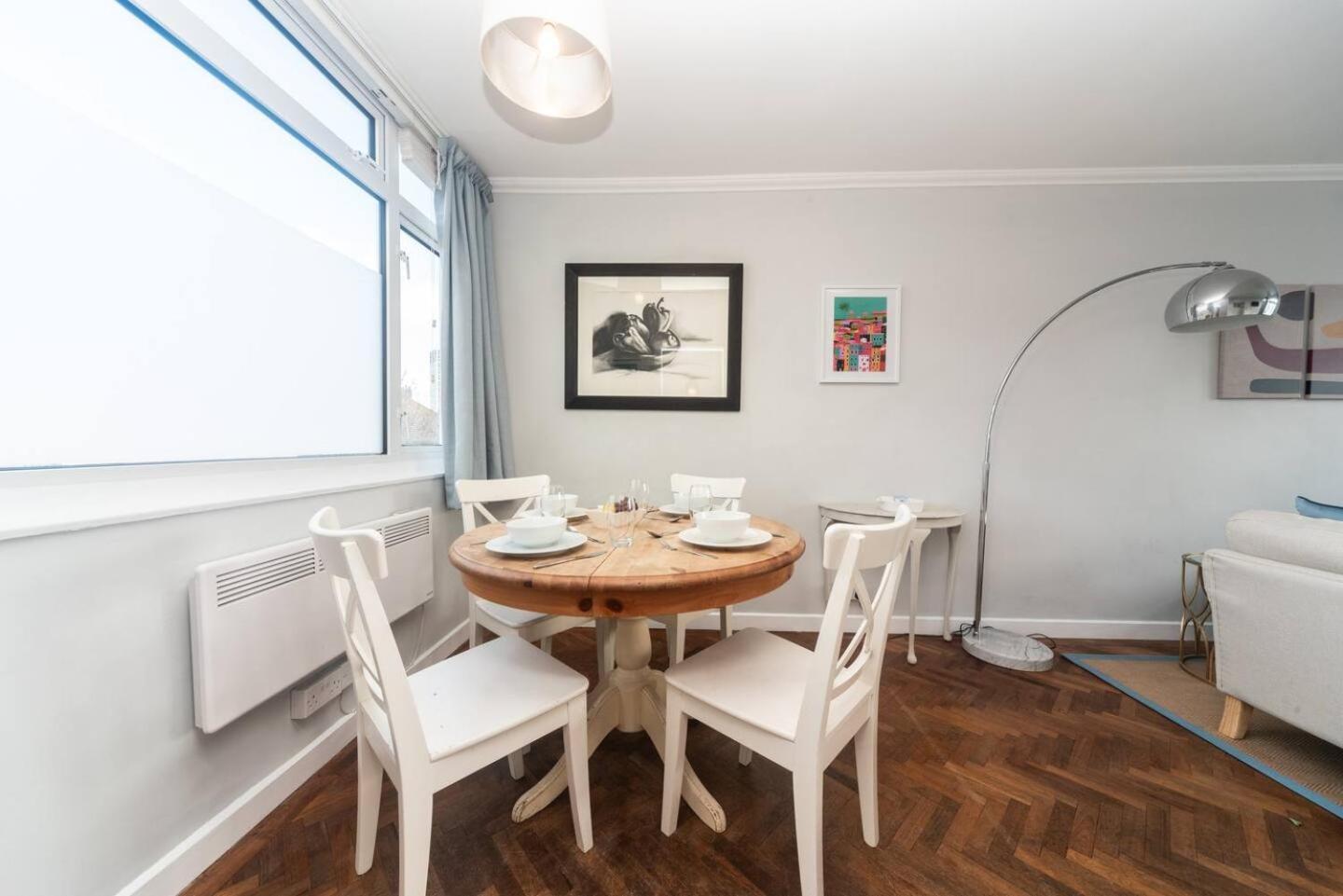 Pass The Keys Elegant Spacious Flat With Large Patio - Short Walk To Trains