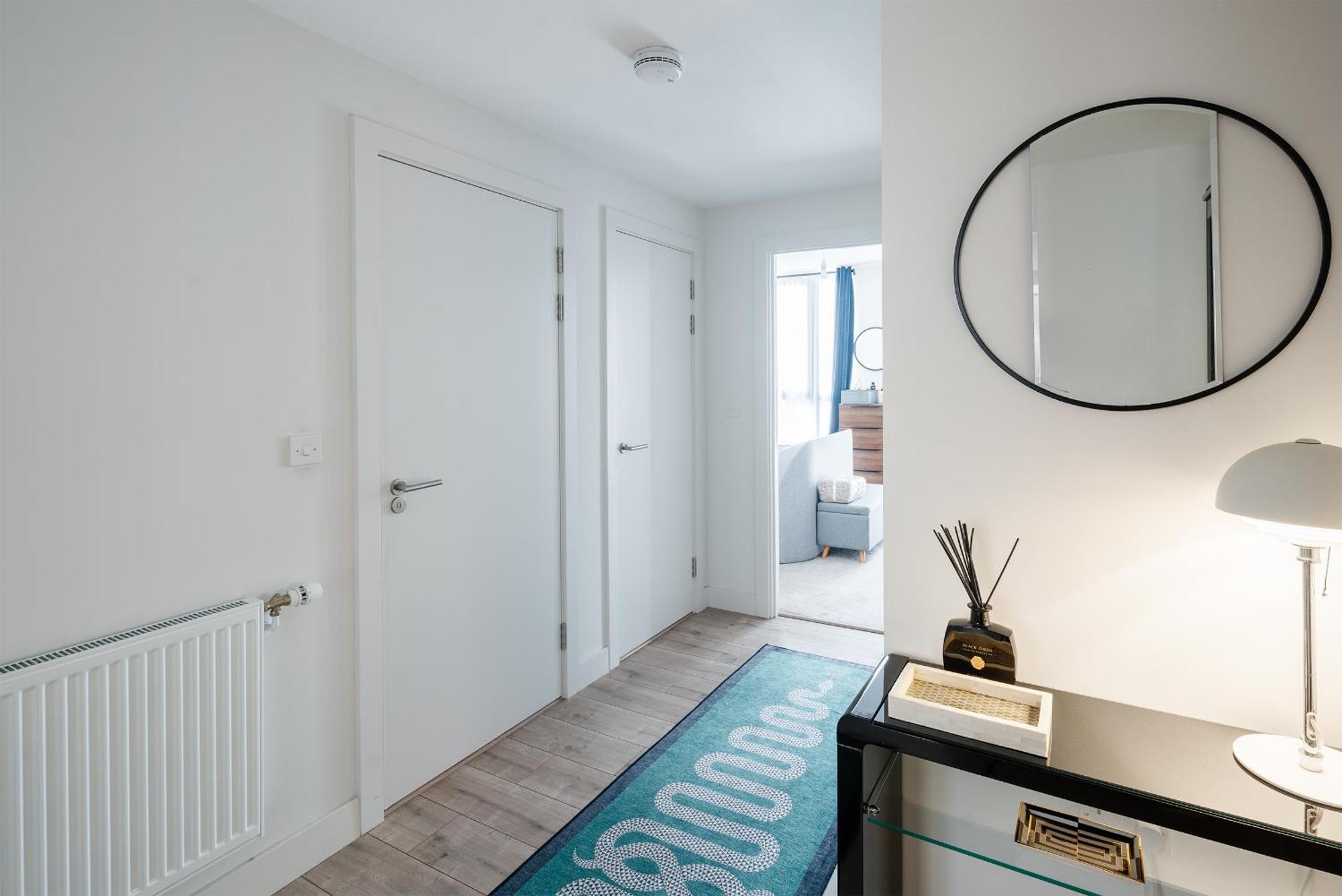 Lovely 1-bed In Apartment *