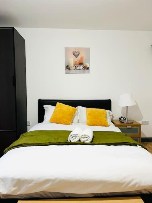 Excellent Two Bedroom Flat In Appartement *