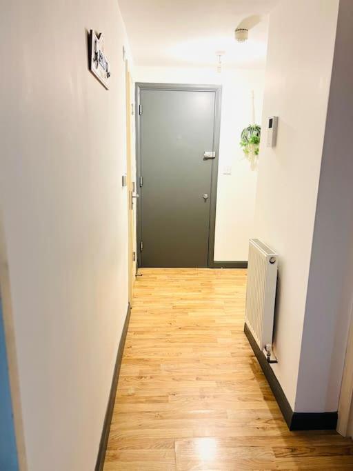 Excellent Two Bedroom Flat In * Londen