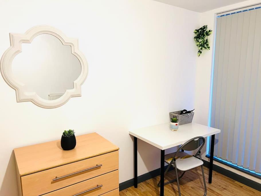 Excellent Two Bedroom Flat In Appartement Londen