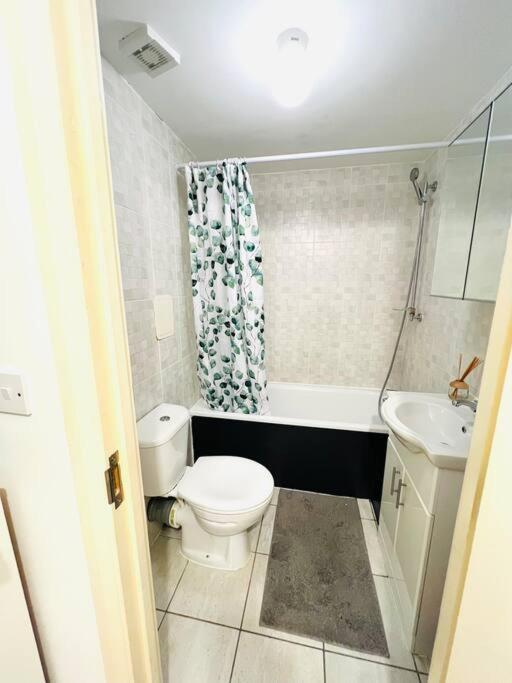 Excellent Two Bedroom Flat In Appartement *