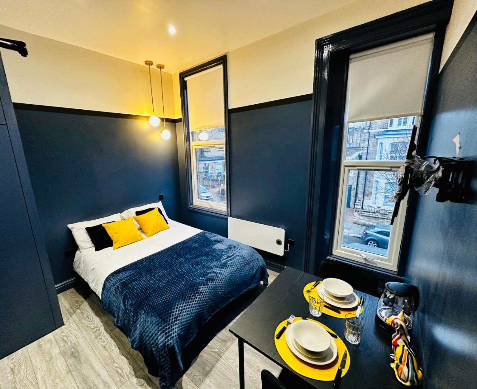 39 Blue House Luxury Ensuite Ideal For Tourists Pensión *