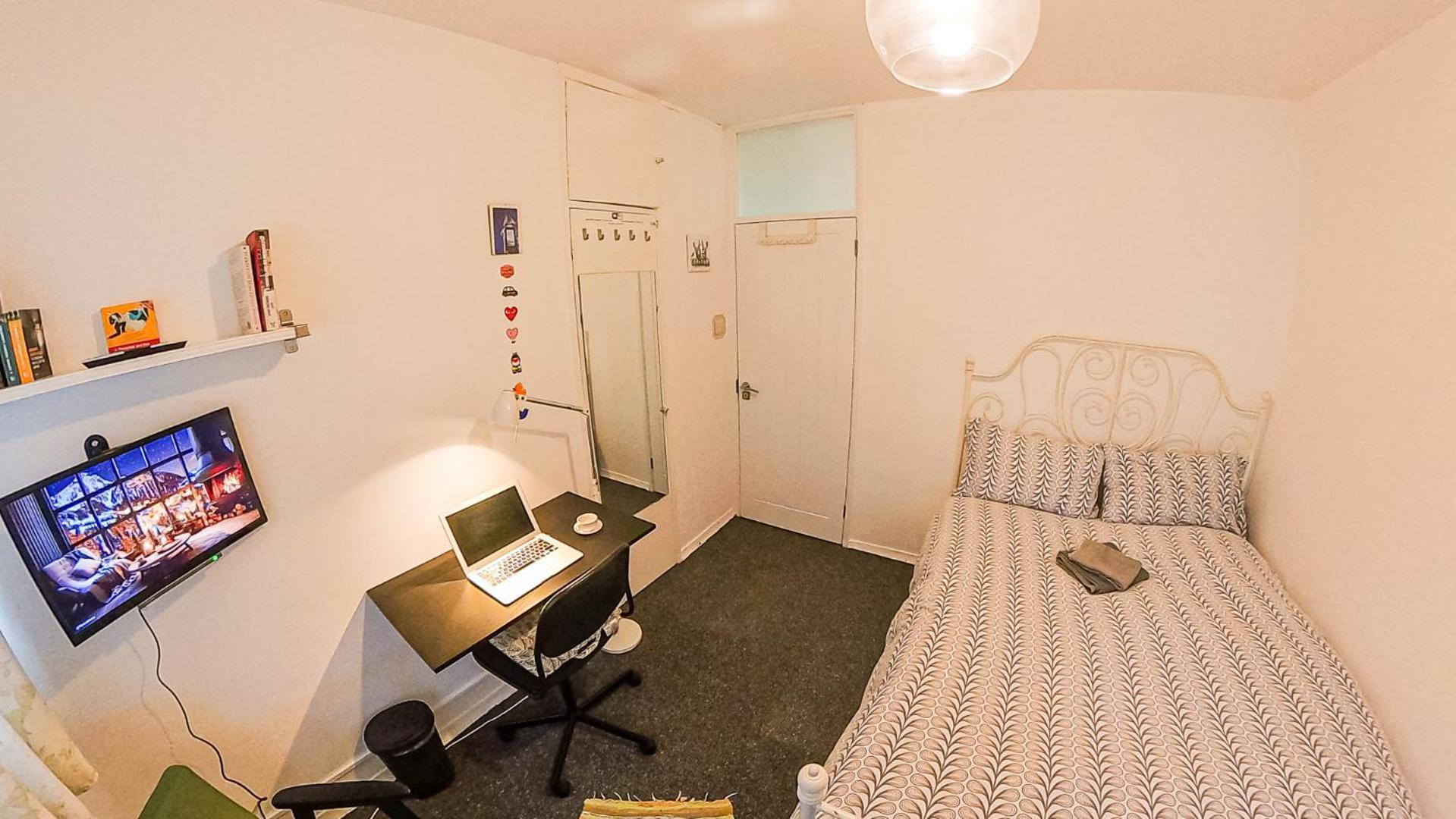 Centrally Located Comfortable In Habitación en casa particular *