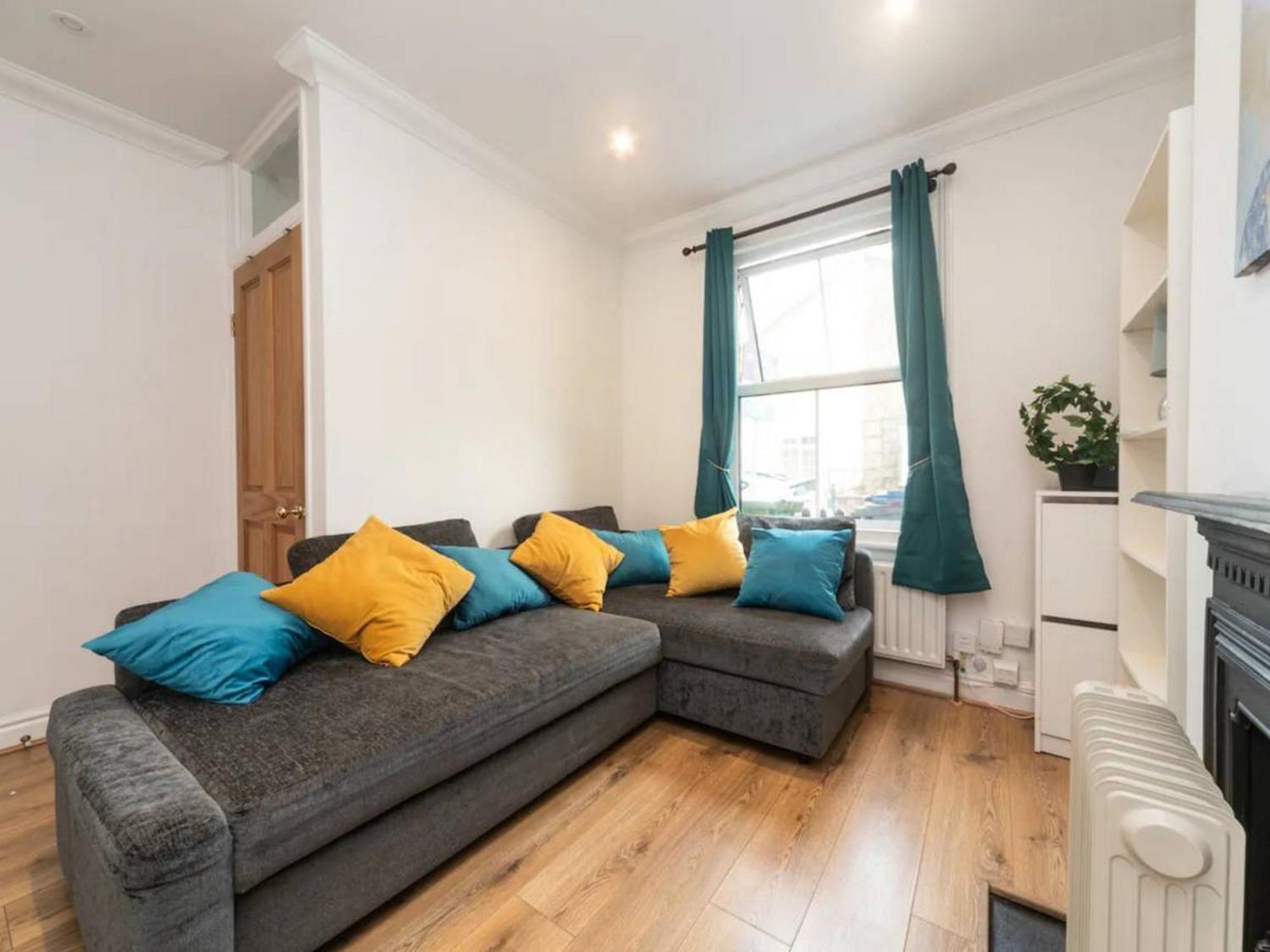 Сasa de vacaciones Charming Period Near Surbiton With Garden