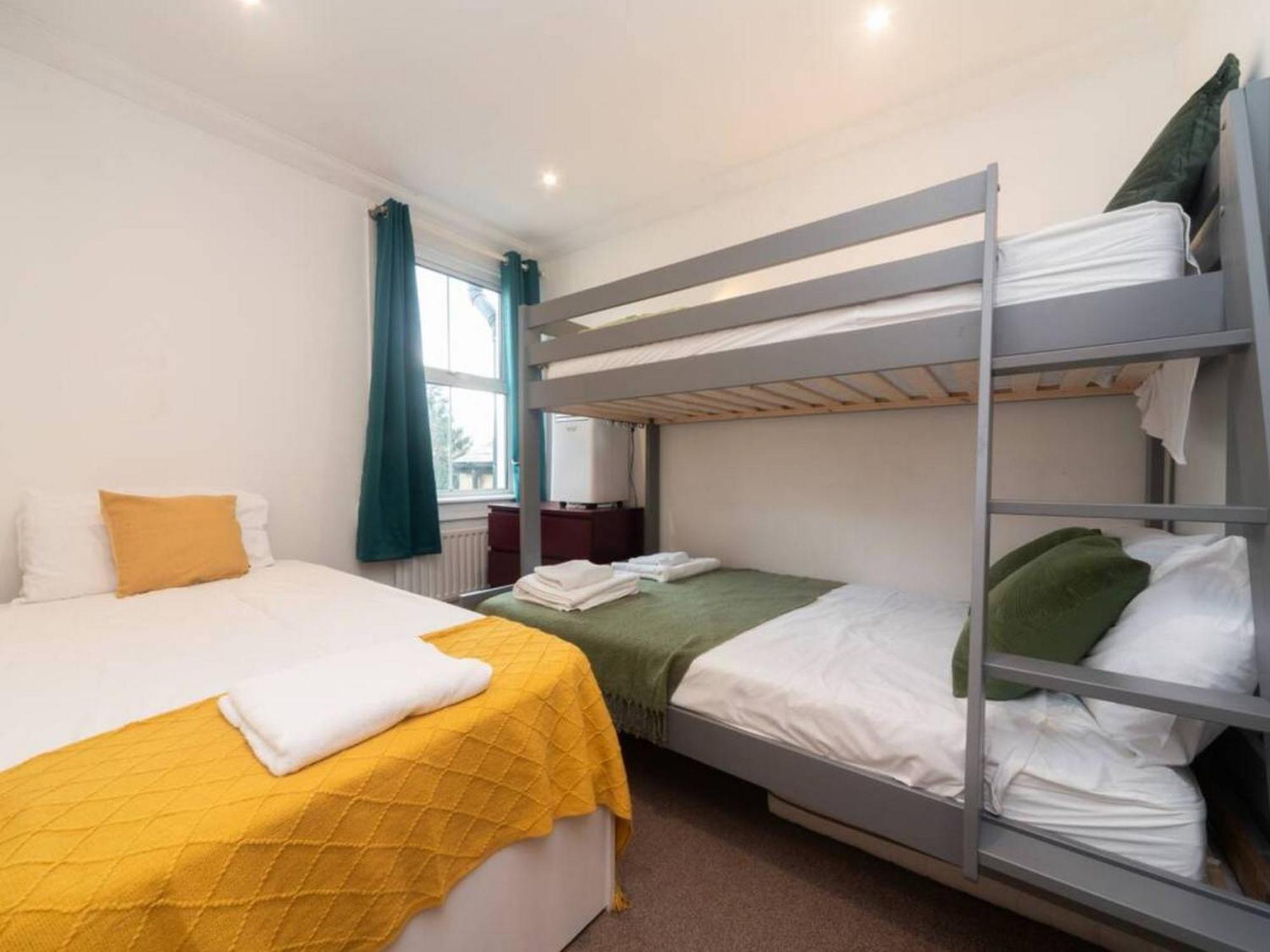 Charming Period Near Surbiton With Garden Сasa de vacaciones *