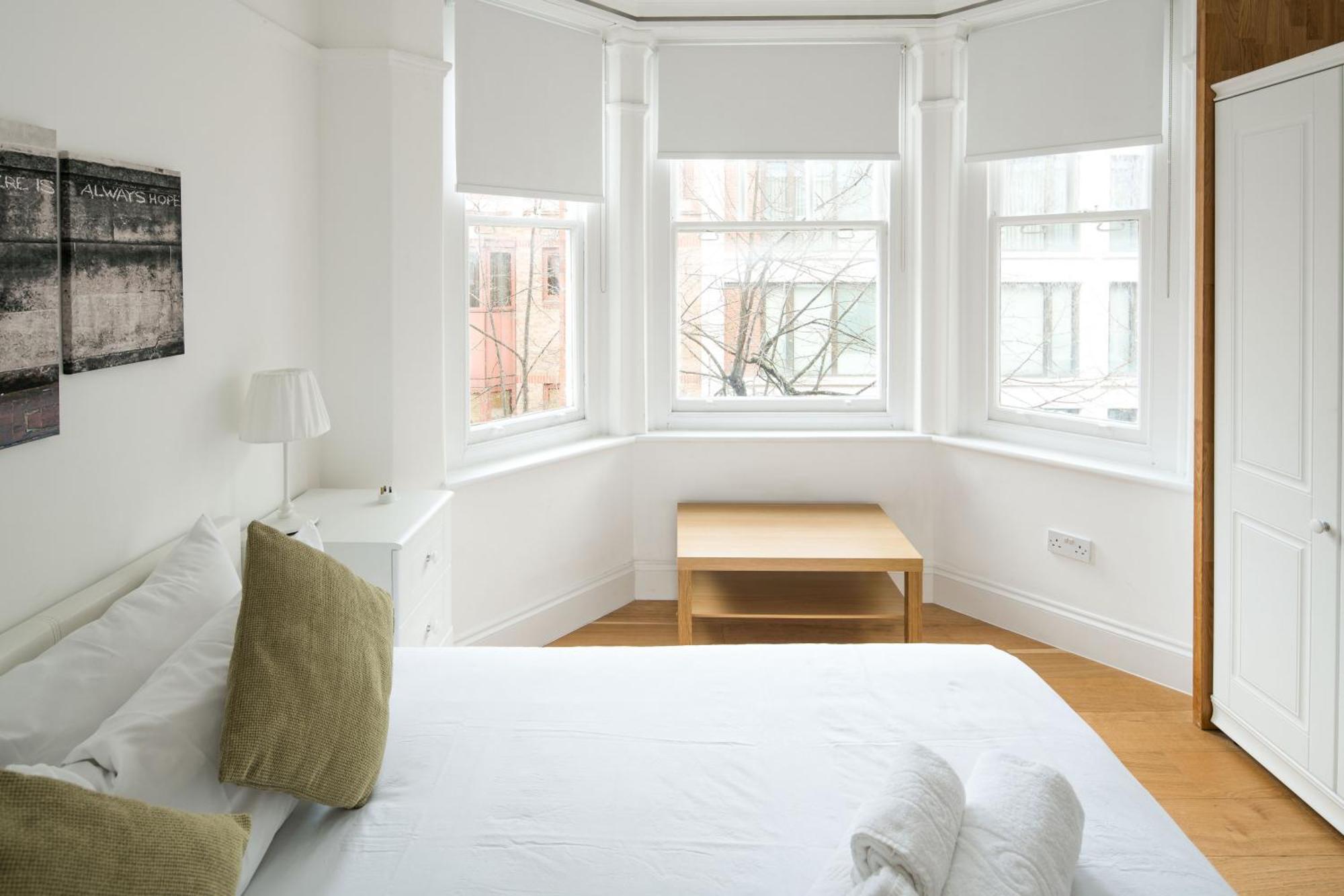 Elegant 1br Near