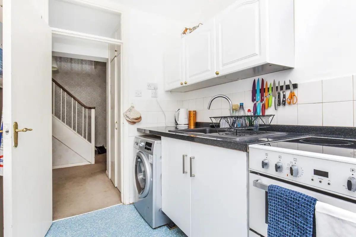 Pass The Keys - Beautiful Flat With Balcony In Swiss Cottage, *