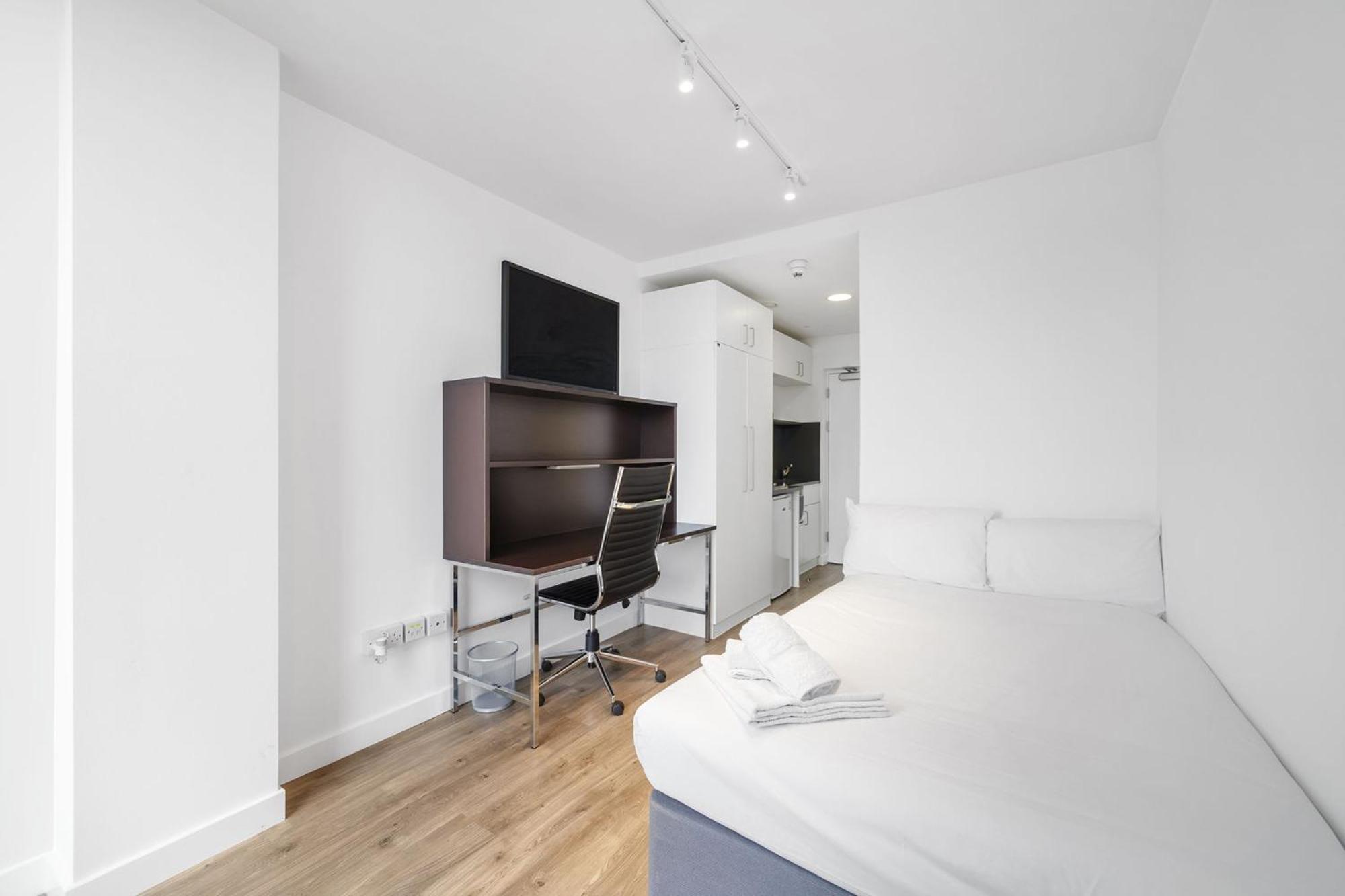 Studios, And Private Bedrooms With Shared Kitchen At Chapter Kings Cross In Apartamento Londres