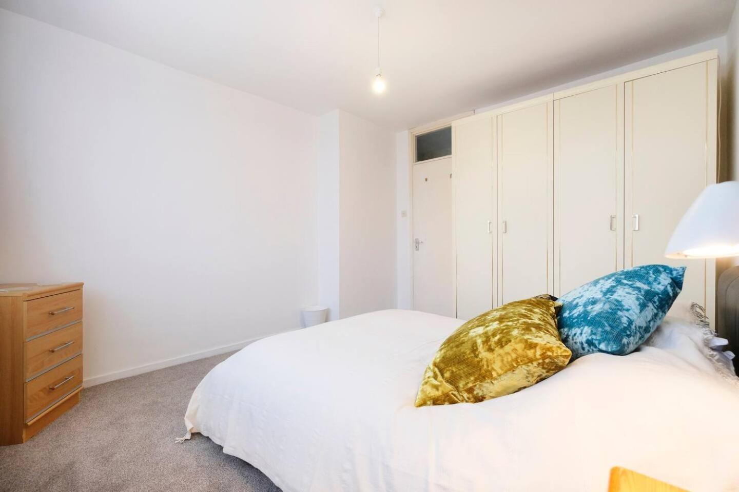 Pass The Keys - Beautiful Flat With Balcony In Swiss Cottage, Apartment *
