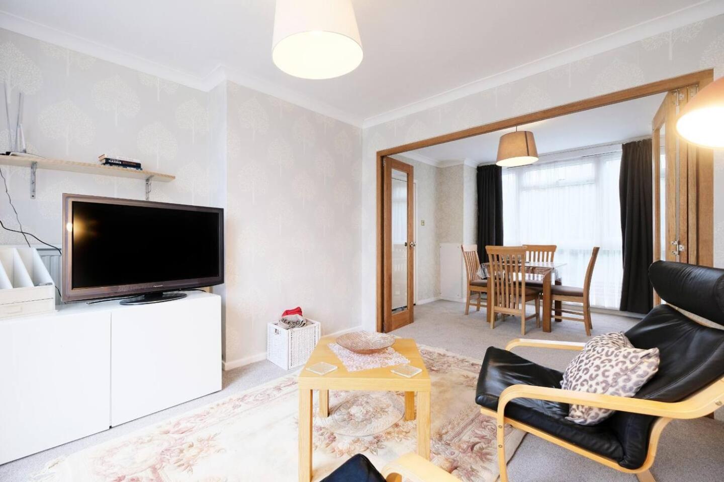 Apartment Pass The Keys - Beautiful Flat With Balcony In Swiss Cottage, *