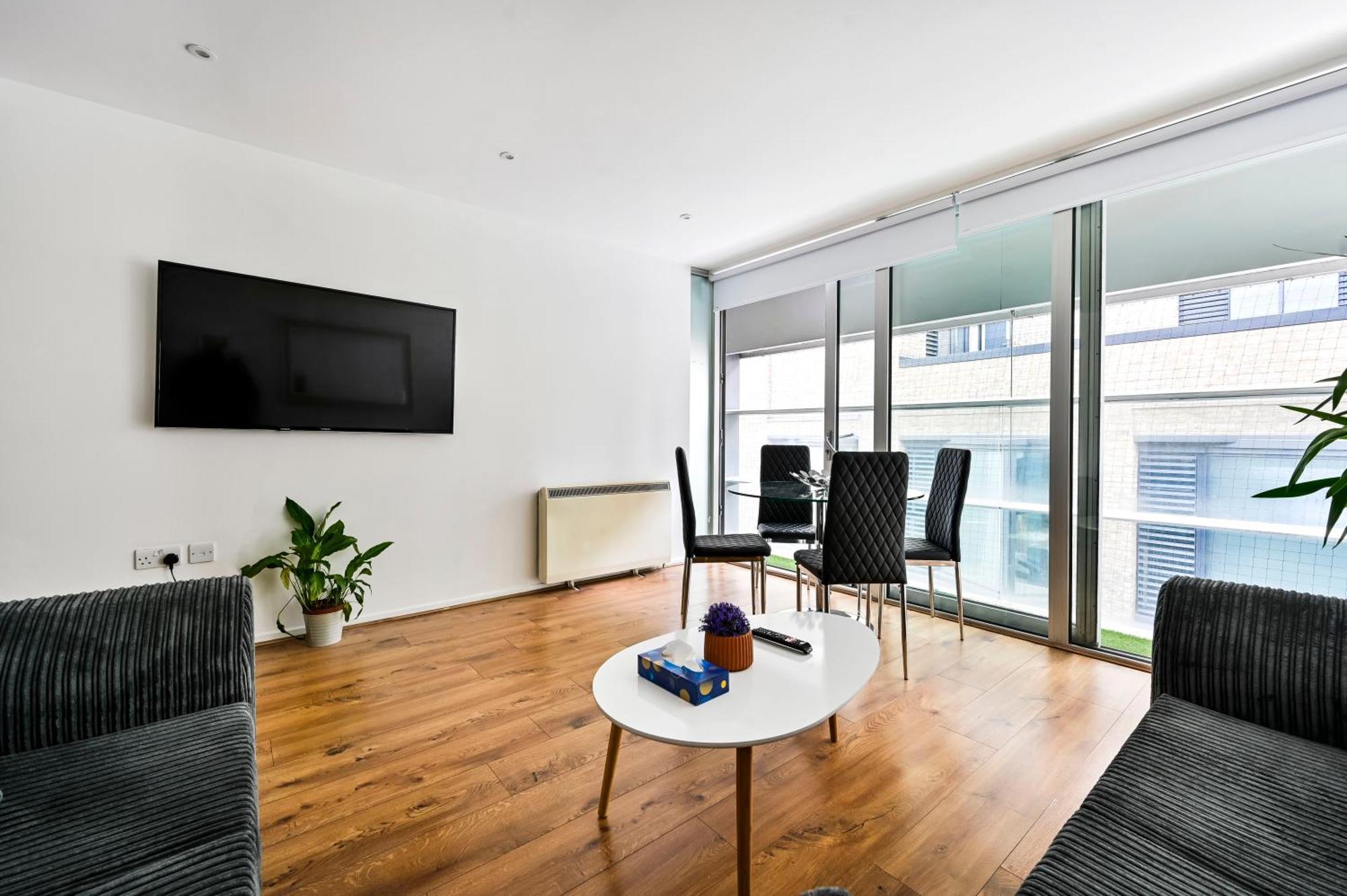 Apartment Lovely 2-bed, Sleeps 6, Near Stratford Station & Abba Voyage,