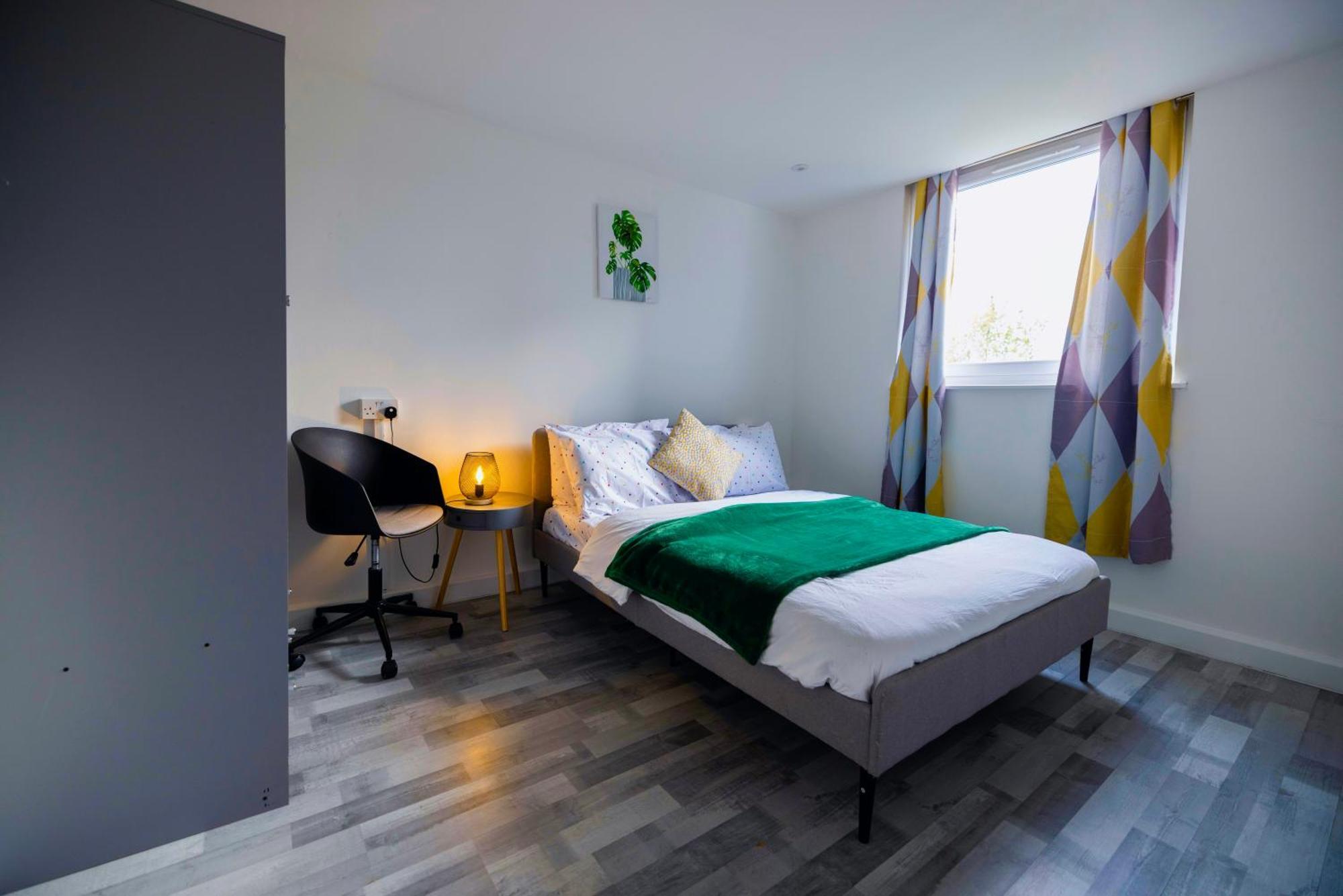 2 Bedrooms -parking-very Spacious-wifi * Londen