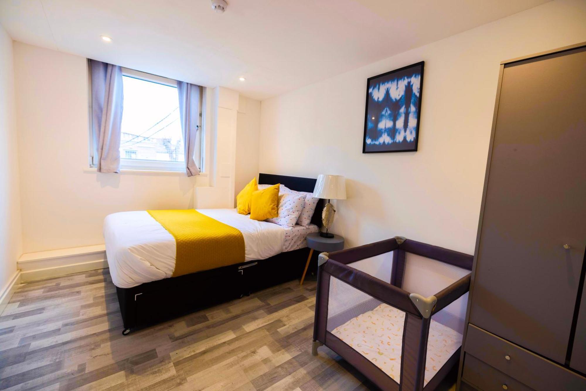 3 Bedroomflat-free Parking-wifi-parking-8people Apartamento