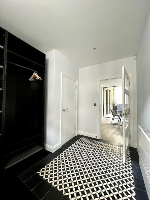 Modern House In South Kensington * Londen