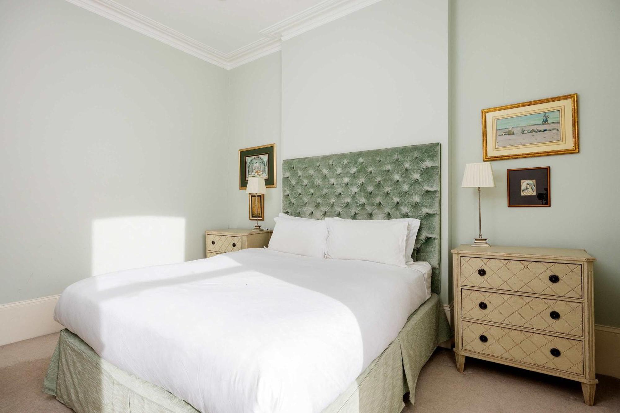Veeve - Sophisticated Sutherland Apartment London
