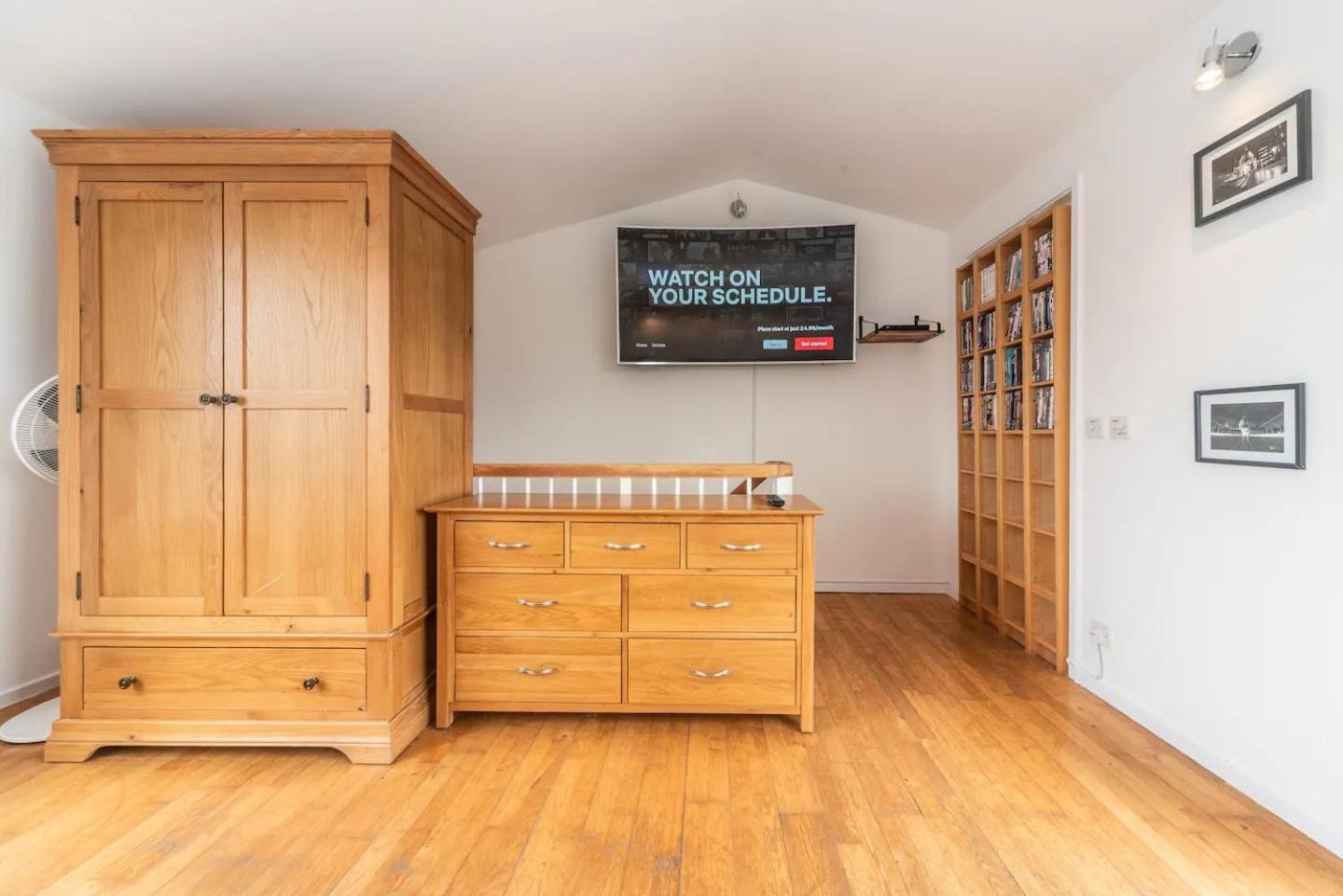Sunny Maisonette With Views Over Canary Wharf, * London