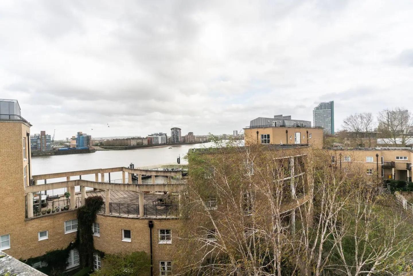 Sunny Maisonette With Views Over Canary Wharf, Apartment