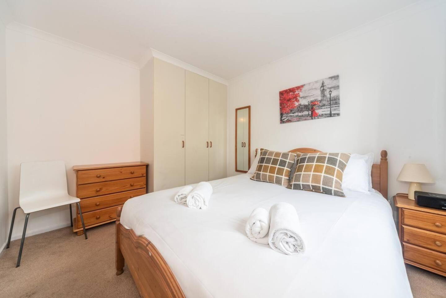 Sunny Maisonette With Views Over Canary Wharf, Apartment *