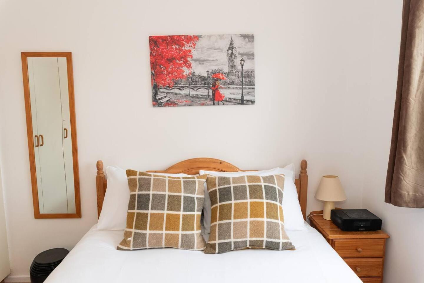Apartment Sunny Maisonette With Views Over Canary Wharf, London