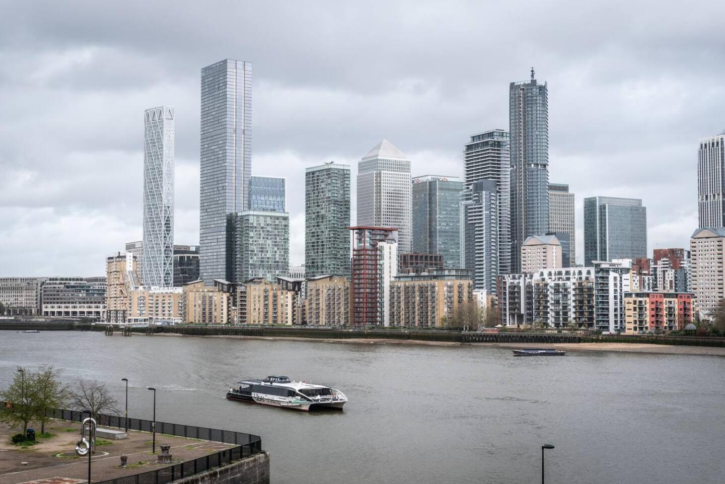 Apartment Sunny Maisonette With Views Over Canary Wharf,
