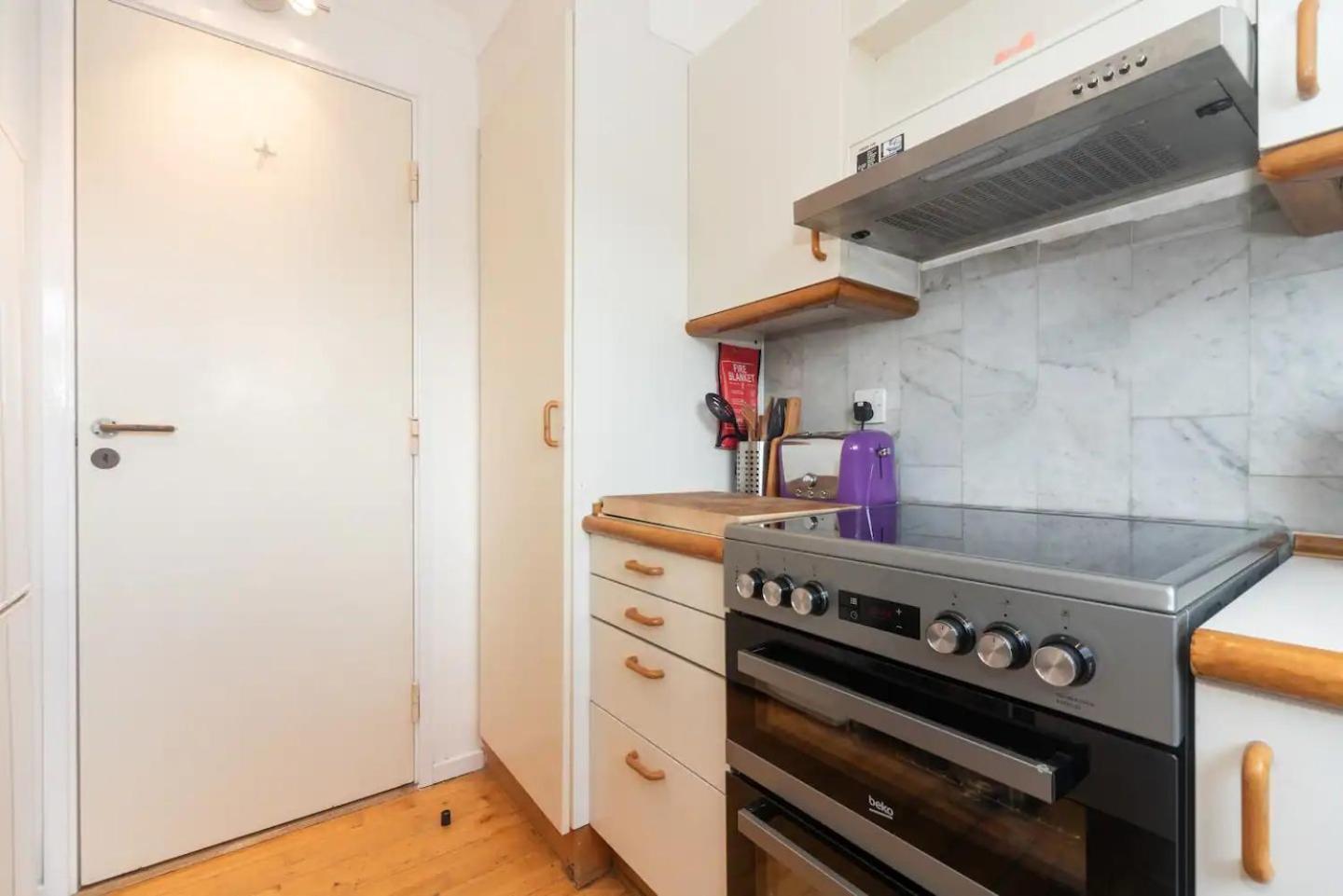 Sunny Maisonette With Views Over Canary Wharf, Apartment *