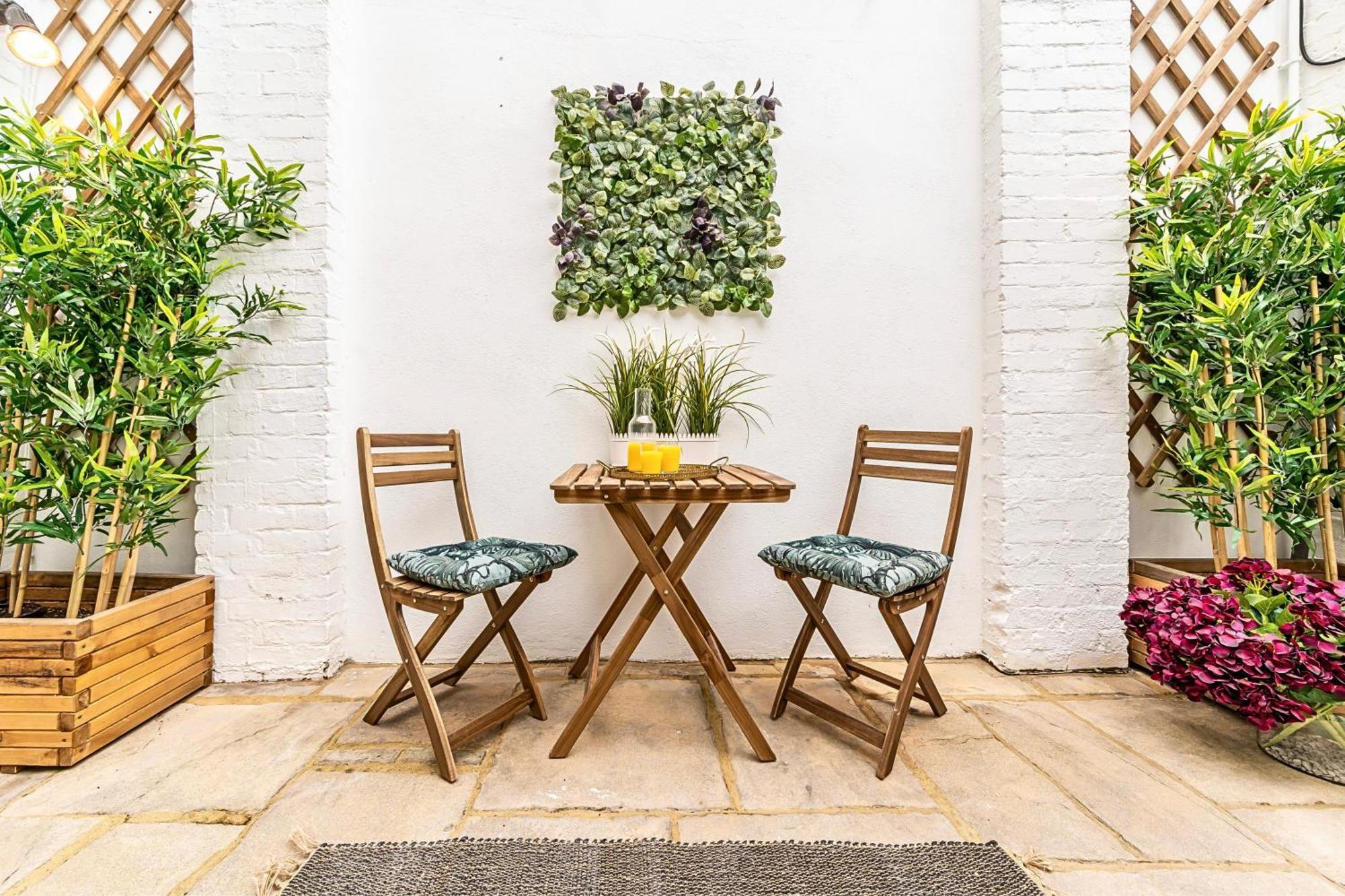 Сasa de vacaciones The Secret Kensington Garden Mews-2 Bedroom Full House-2 Train Lines- Spacious-kings Road- Harrods -chelsea Stadium-private Small Patio Londres