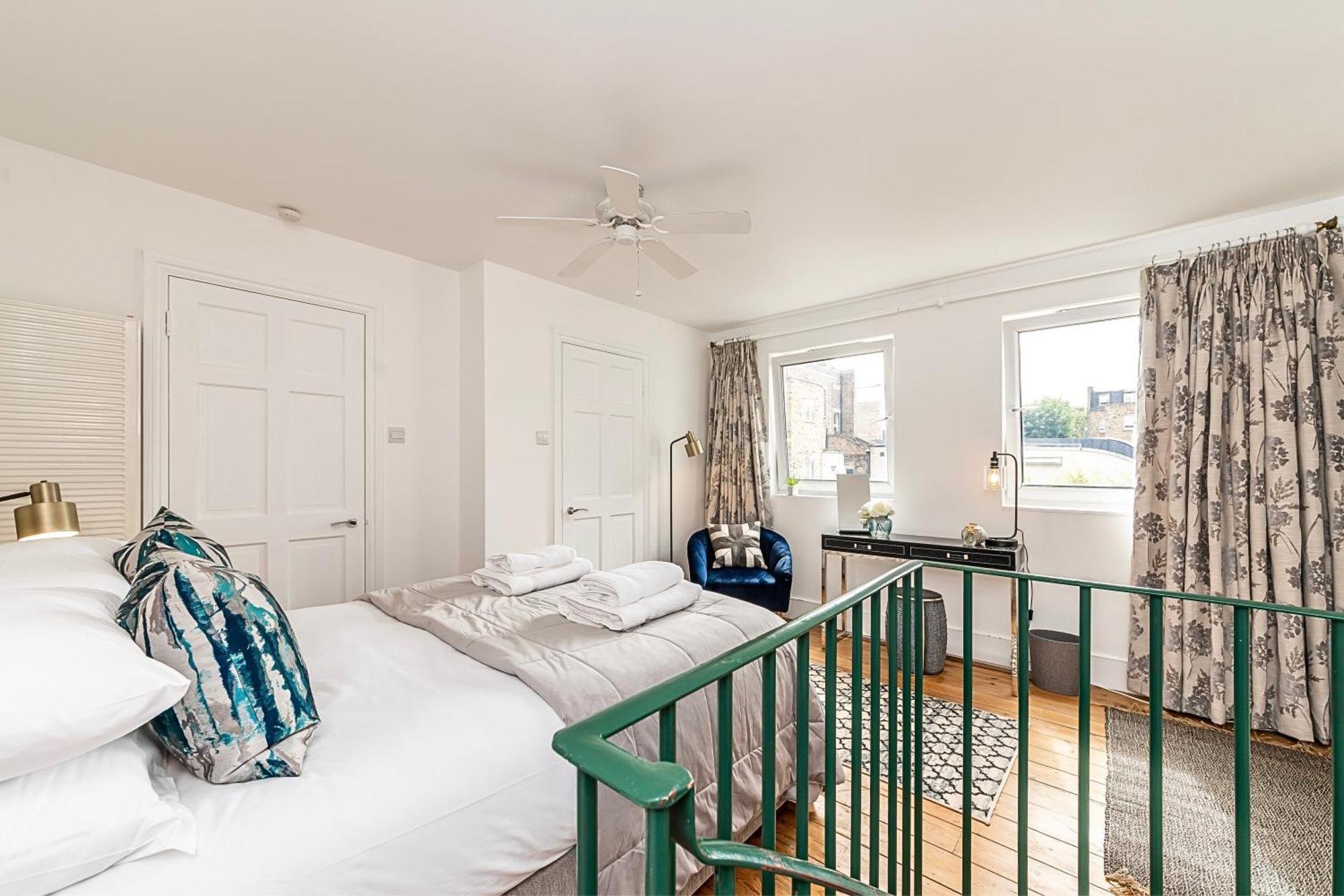 The Secret Kensington Garden Mews-2 Bedroom Full House-2 Train Lines- Spacious-kings Road- Harrods -chelsea Stadium-private Small Patio Сasa de vacaciones