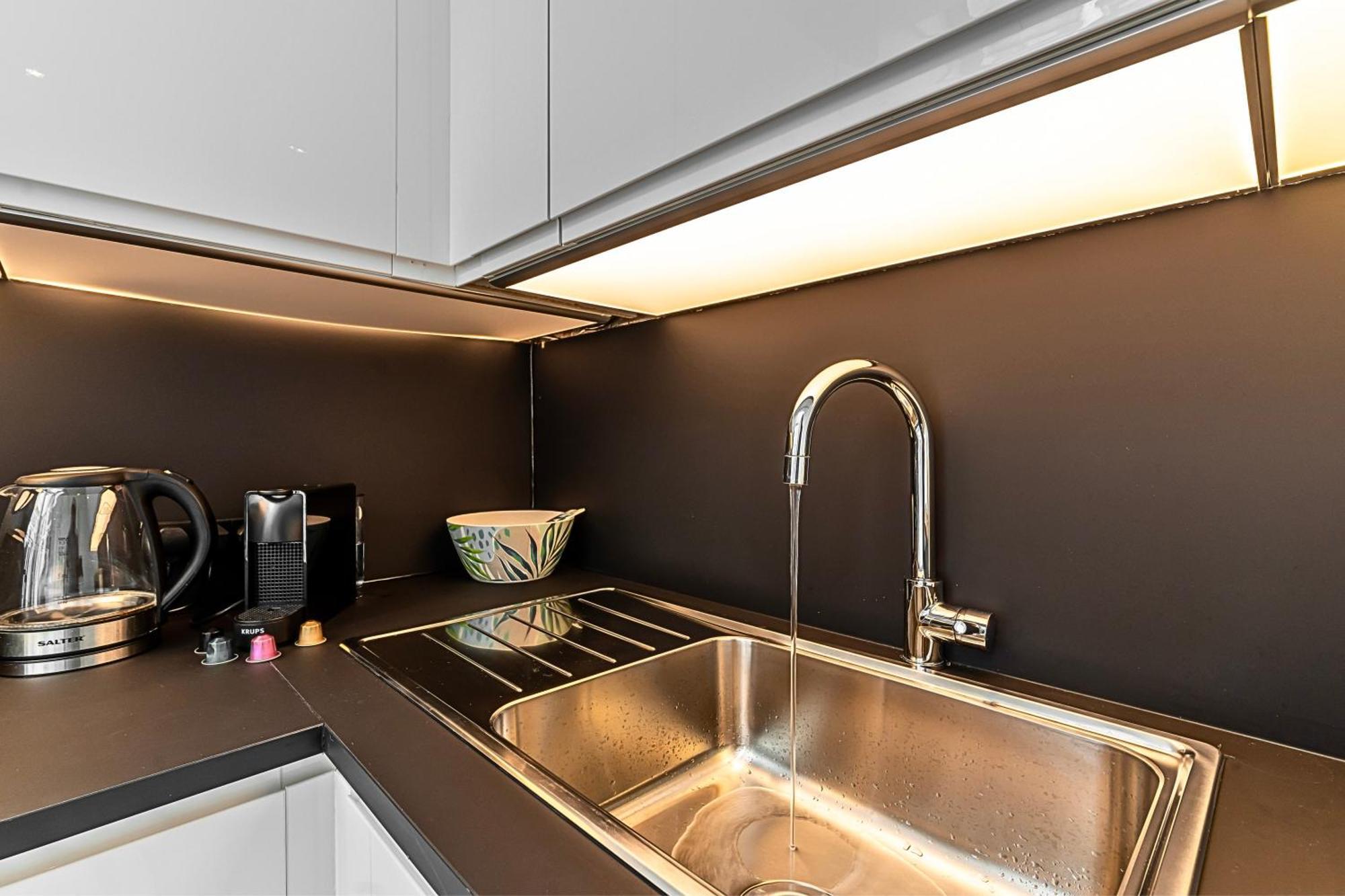 Сasa de vacaciones The Secret Kensington Garden Mews-2 Bedroom Full House-2 Train Lines- Spacious-kings Road- Harrods -chelsea Stadium-private Small Patio *