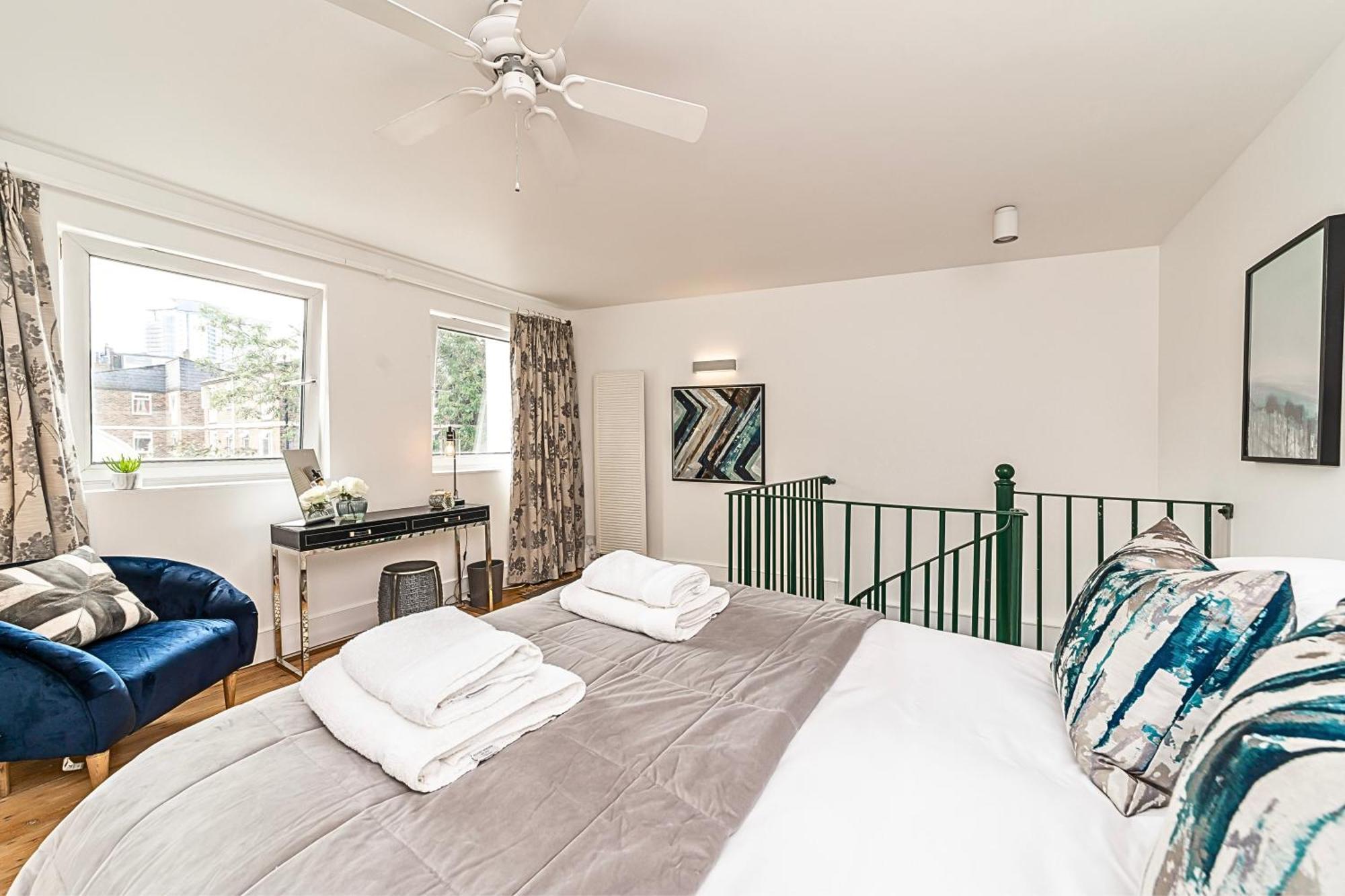 The Secret Kensington Garden Mews-2 Bedroom Full House-2 Train Lines- Spacious-kings Road- Harrods -chelsea Stadium-private Small Patio Сasa de vacaciones *