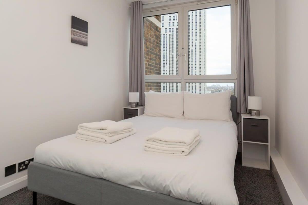 3 Bedroom Old Street - Amazing Views Appartement Londen