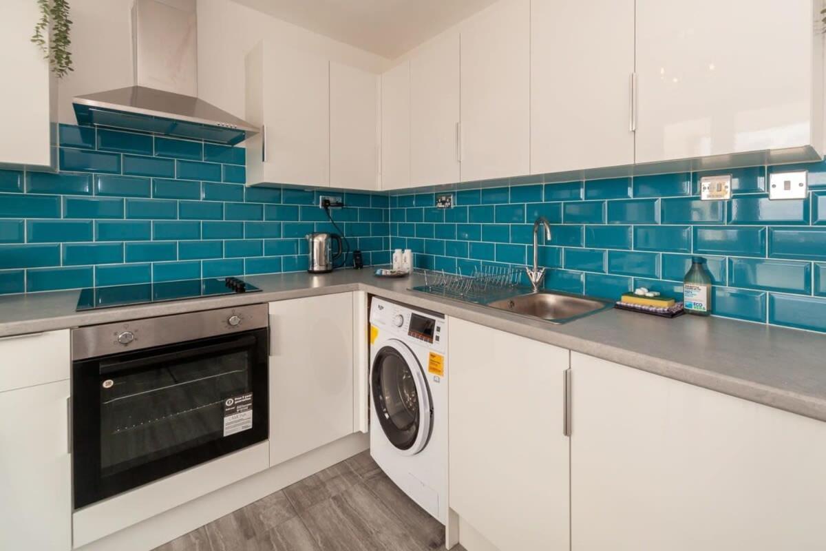 3 Bedroom Old Street - Amazing Views Appartement Londen