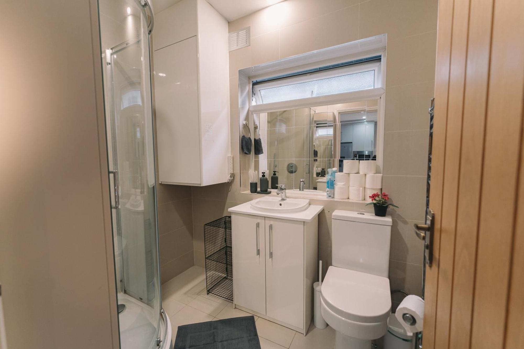 Modern Flat By The Underground. Apartment London