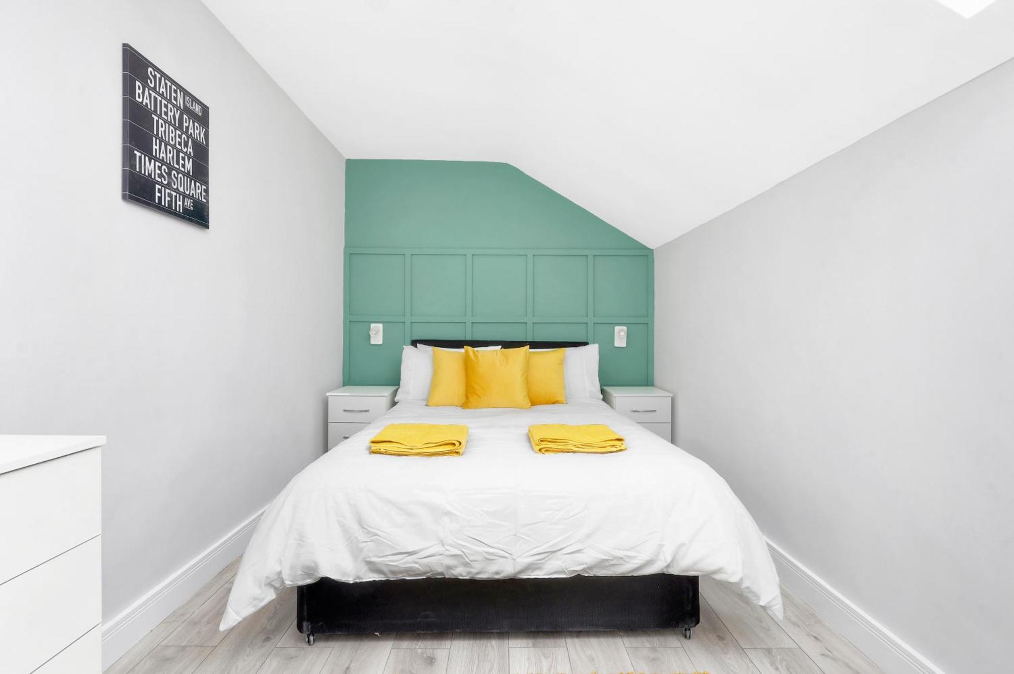 Waterside 4 Bed London