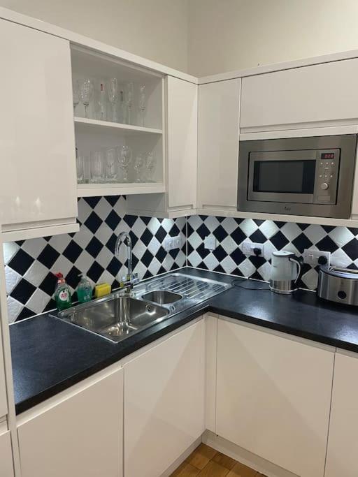Beautiful 1 Bed Flat 2 Minute Walk To Camden Station Apartamento