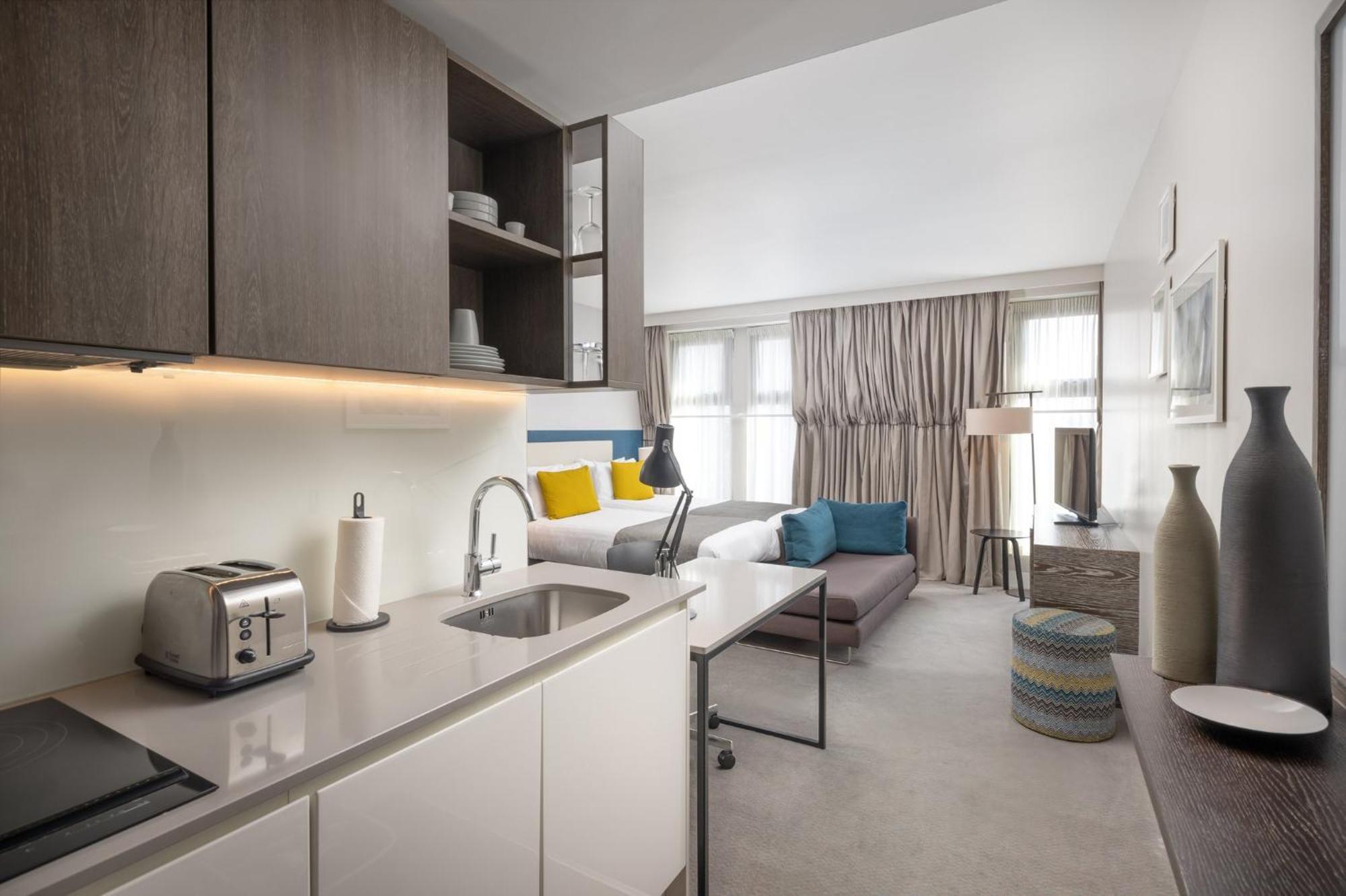 Staybridge London-vauxhall By Ihg Hotel 4*