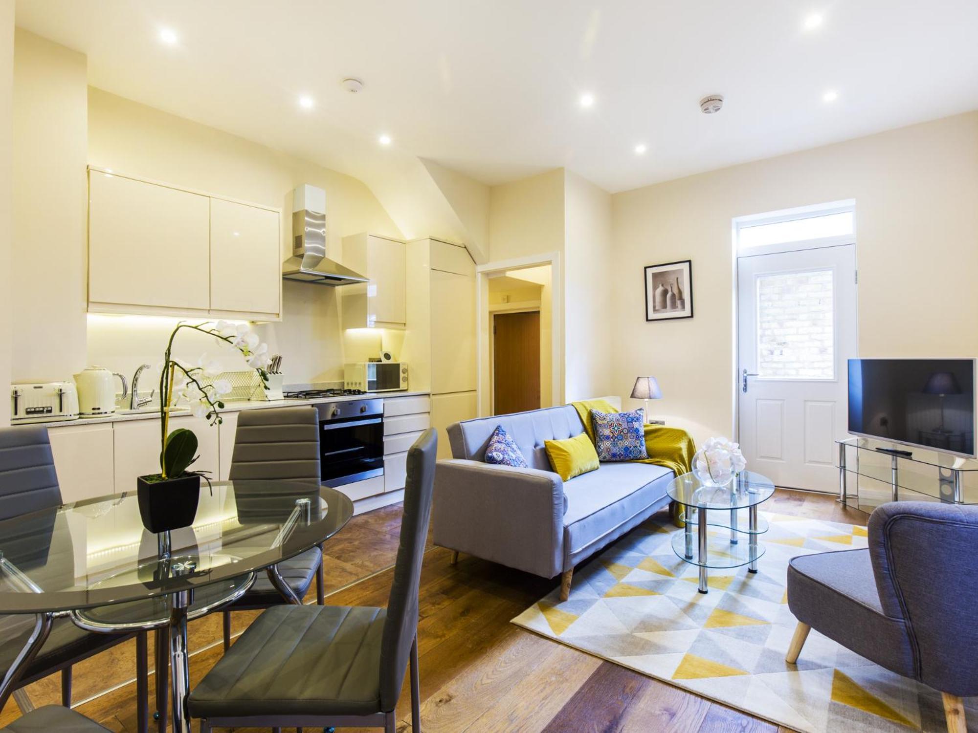 Ealing Queen Of The Suburbs One Bedroom Pass The Keys Londen
