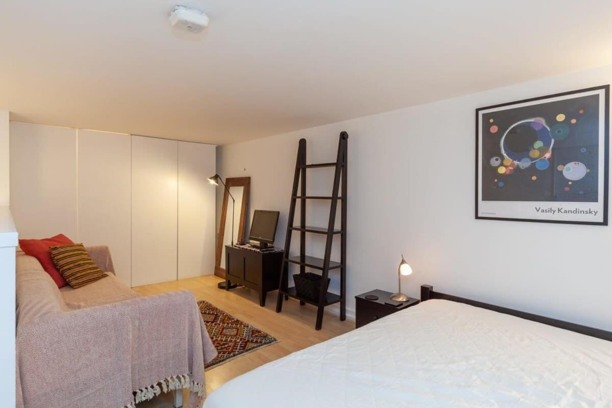 Apartment Charming 1 Bedroom In Old School House *