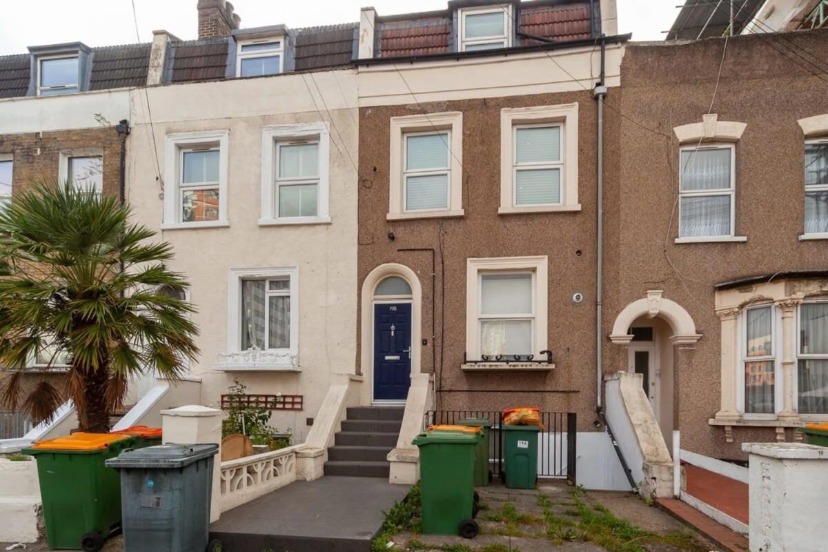 Spacious 2 Bedroom Maisonette In Stratford Appartement Londen