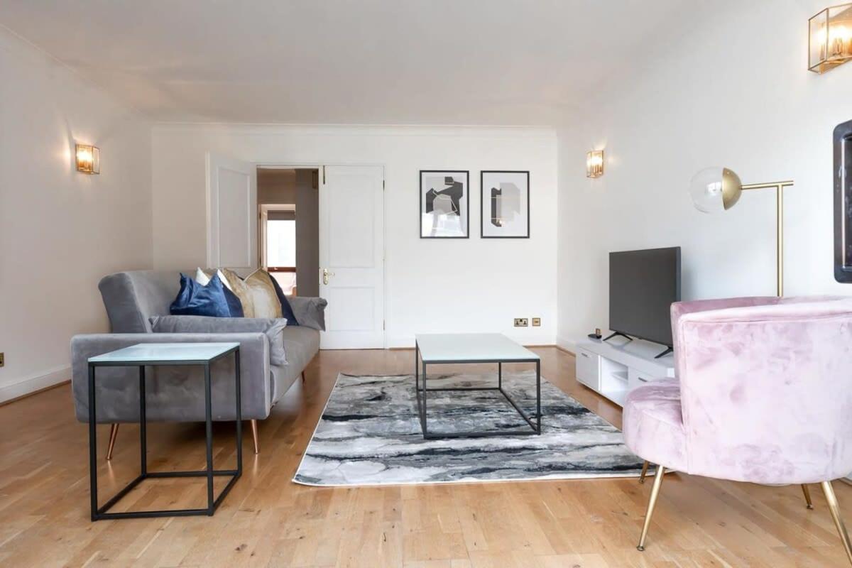 Spacious 1 Bed Mayfair With Balcony Appartement *