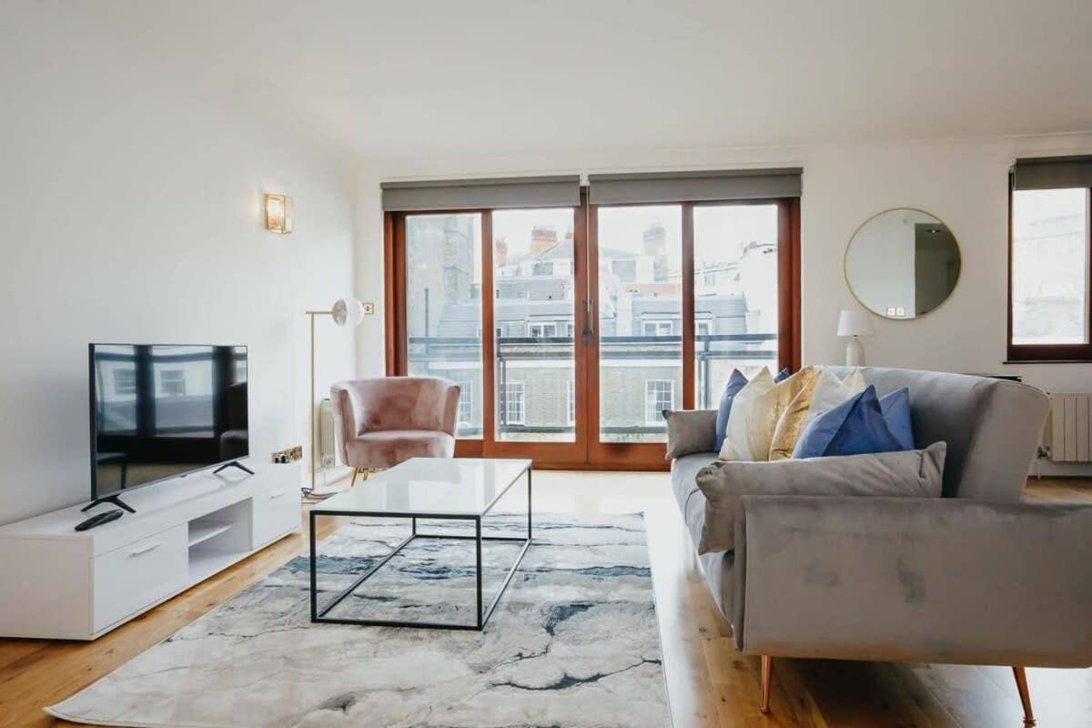 Spacious 1 Bed Mayfair With Balcony * Londen