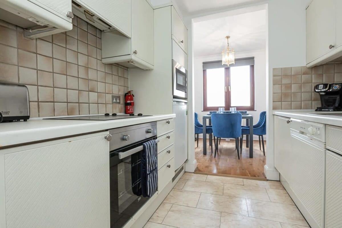 Spacious 1 Bed Mayfair With Balcony Appartement *