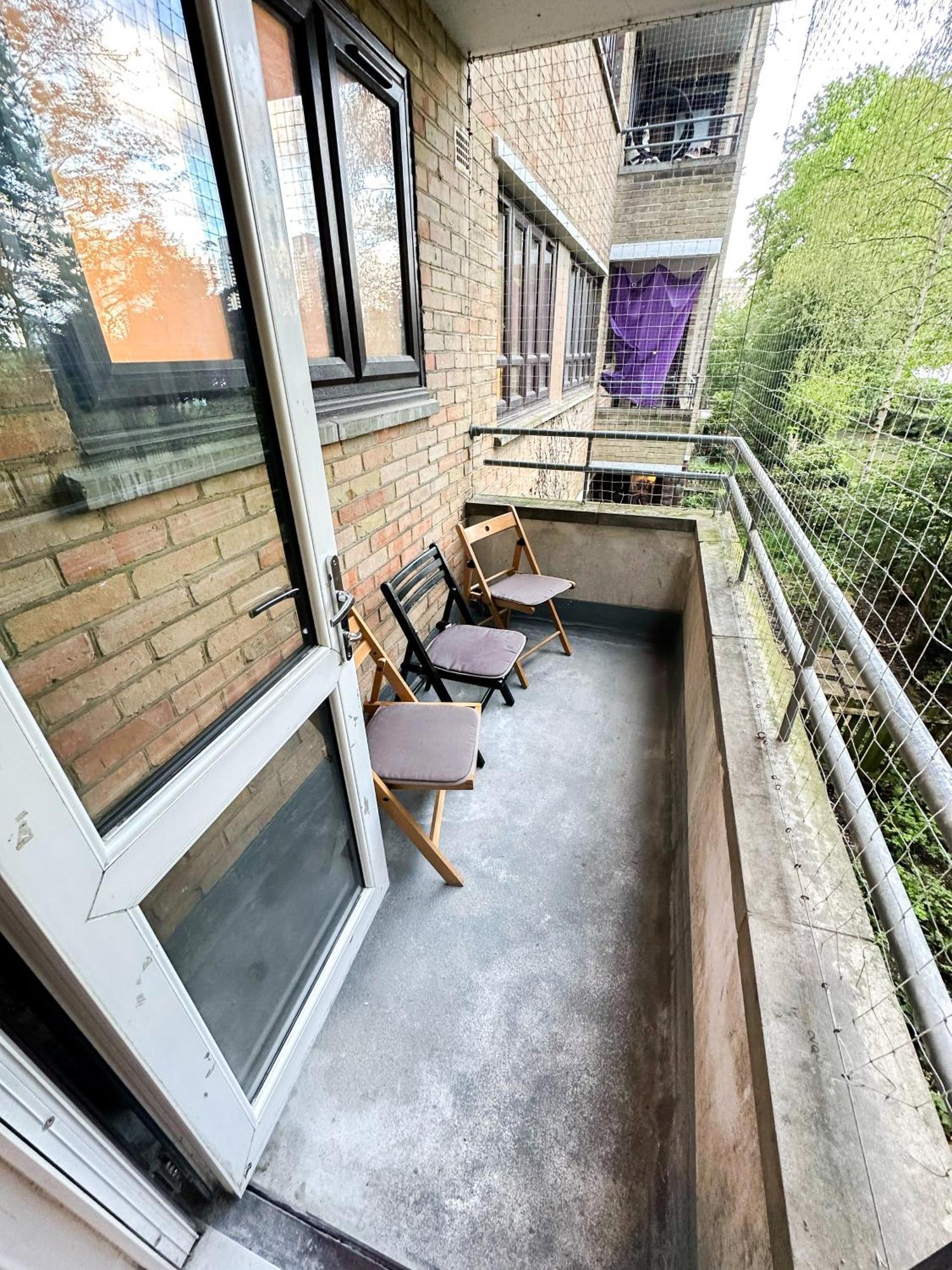 Vibrant 3 Bedrooms Flat With Private Balcony Near Finsbury Park, Wood Green London