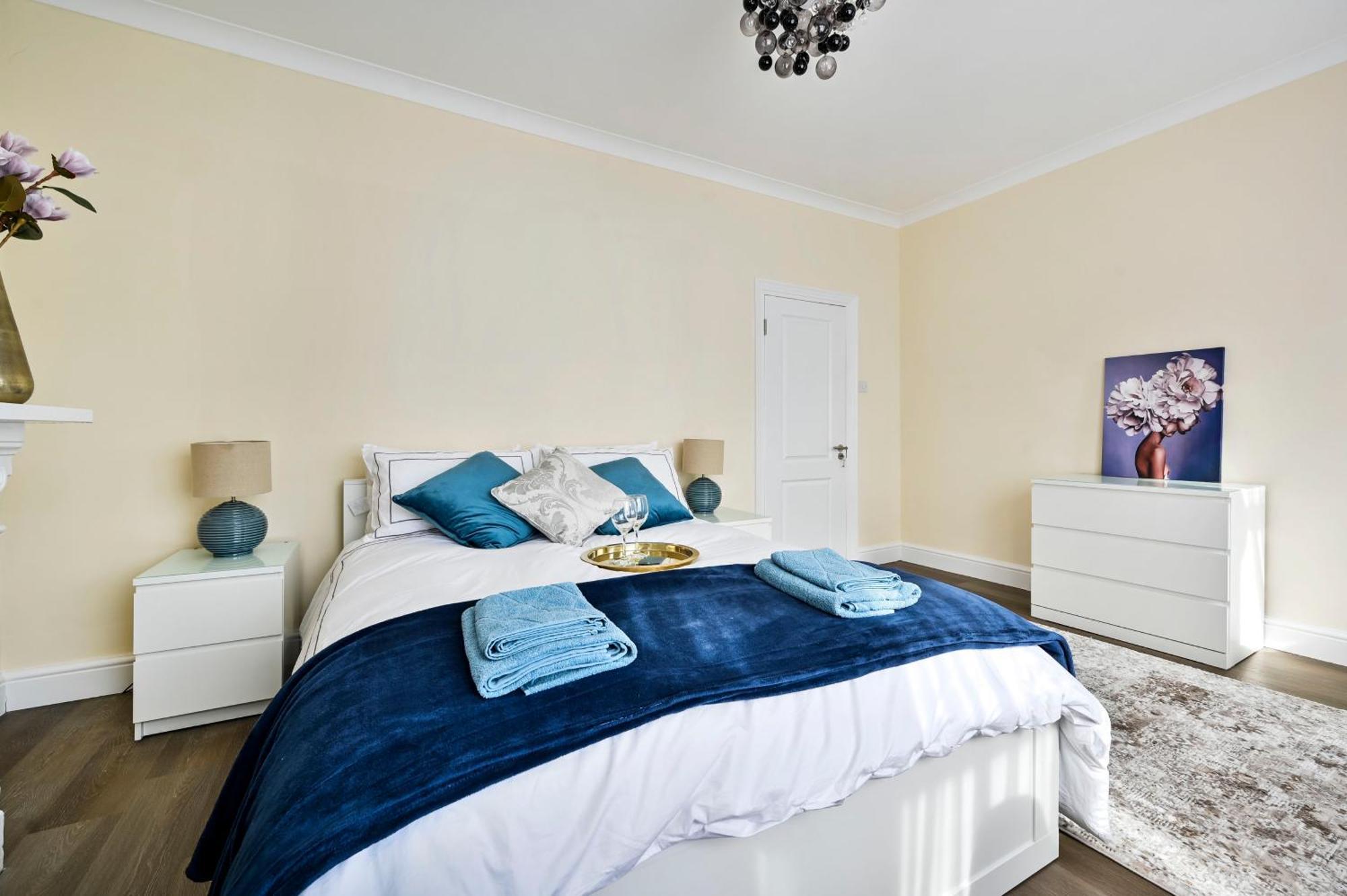 A Two Bedroom A Stride Away From Meridian Greenwich London