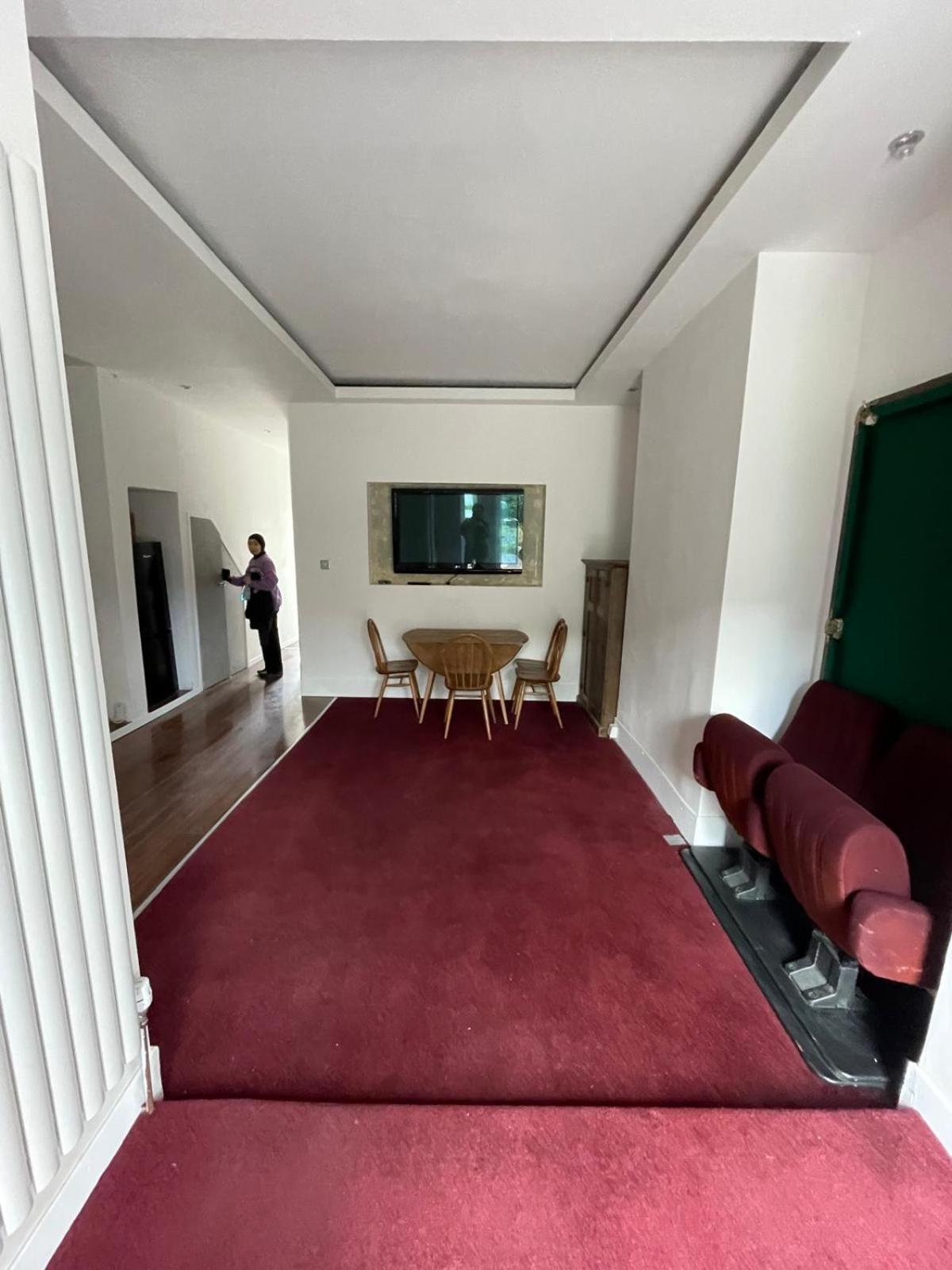 2 Bedroom Flat Wembley * London