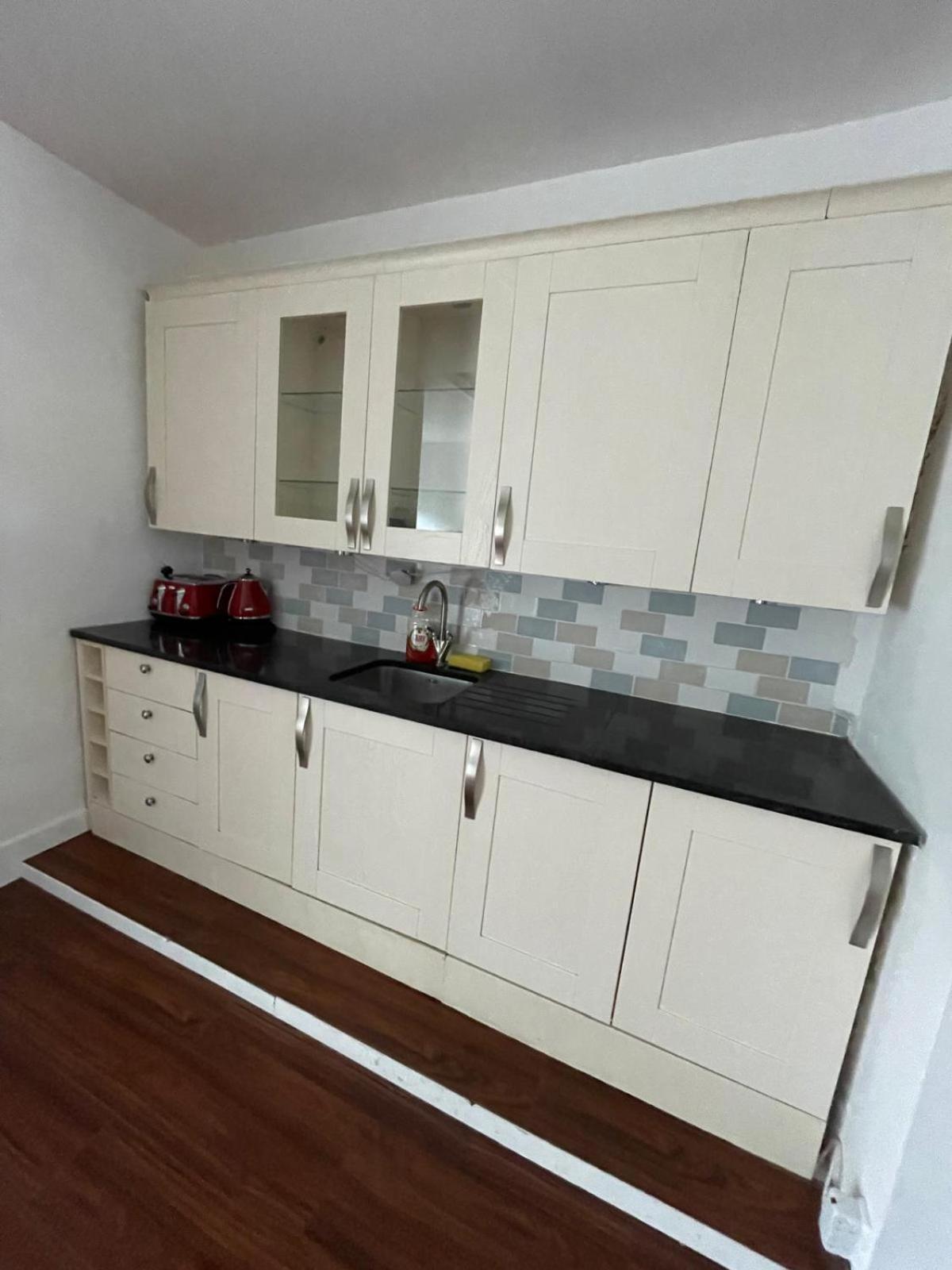 Apartment 2 Bedroom Flat Wembley