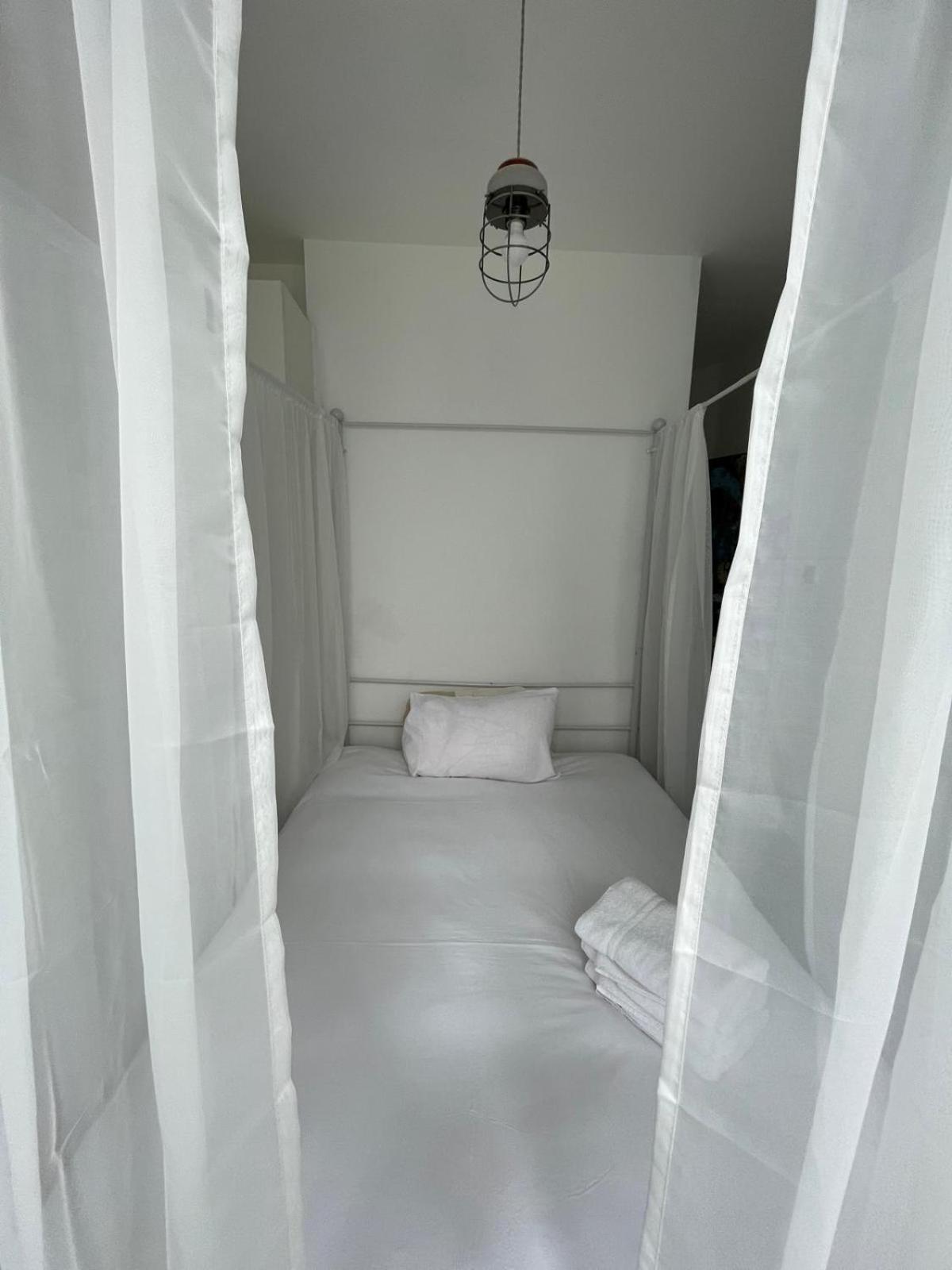 Apartment 2 Bedroom Flat Wembley