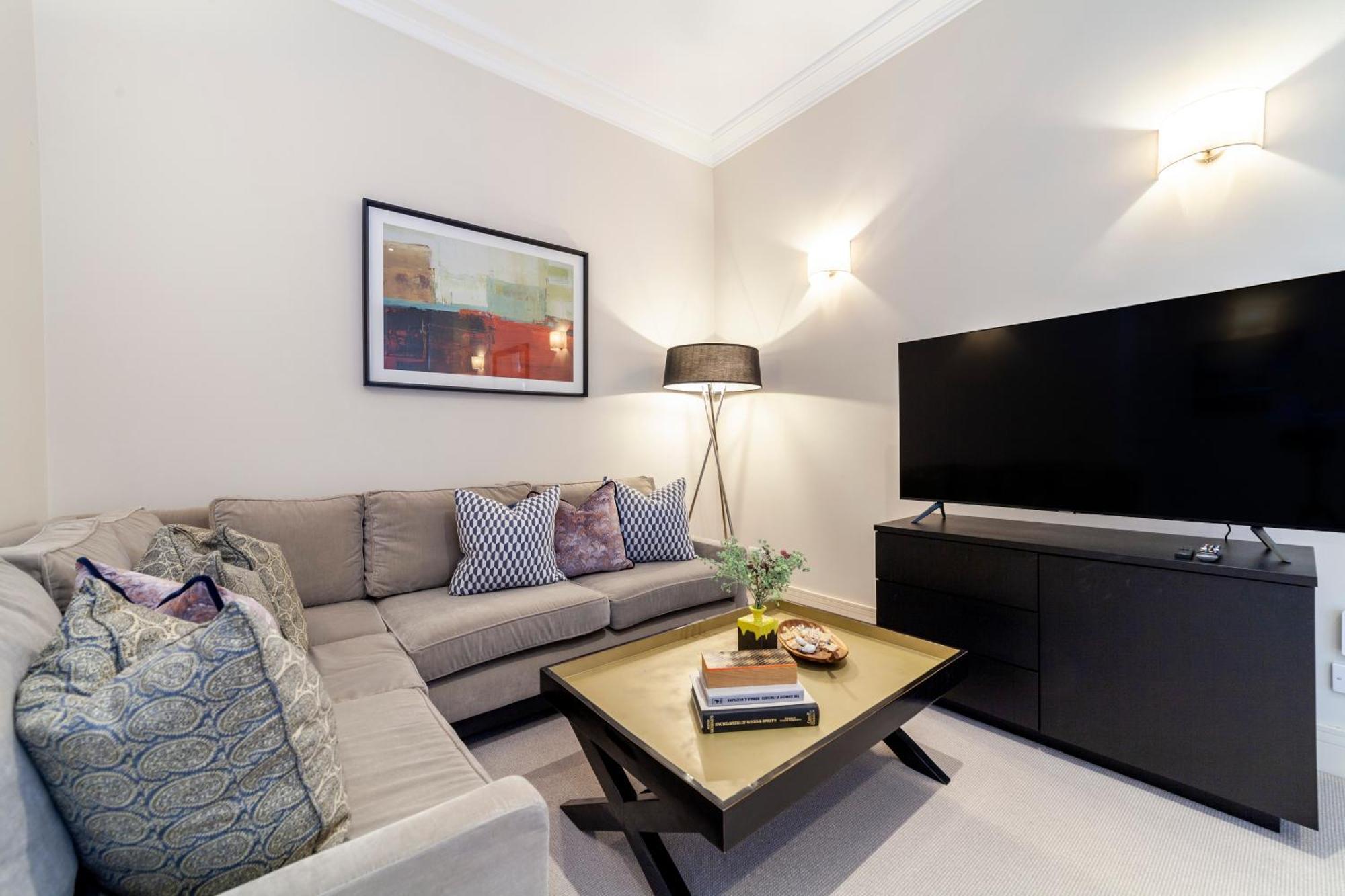Elegant 1br Flat In Prime Mayfair I Smarthost Apartment