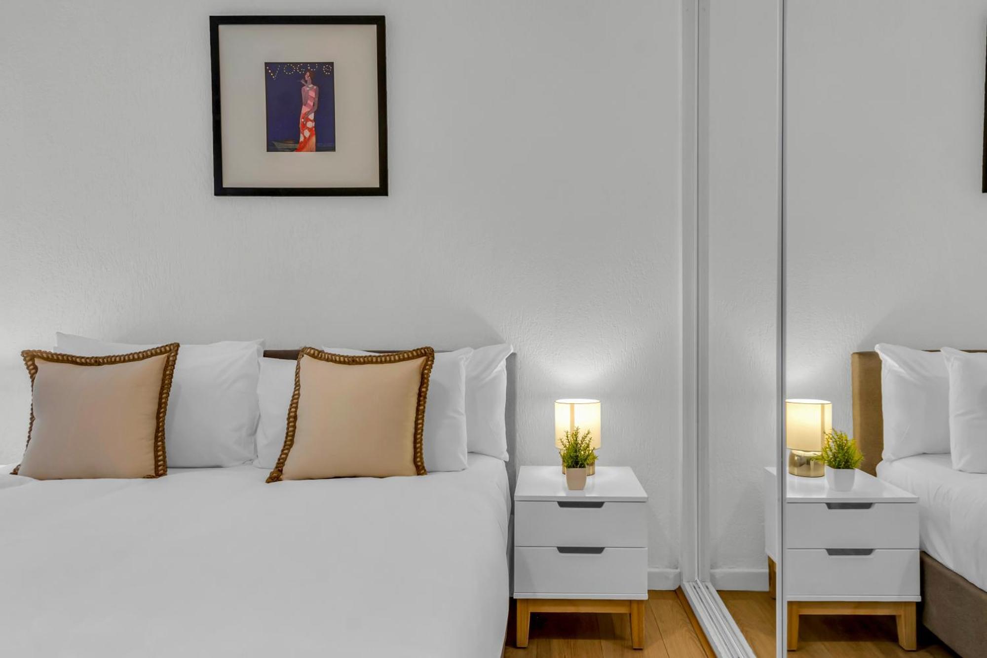 Mysquare Mansion House Queens Quay Apartment *