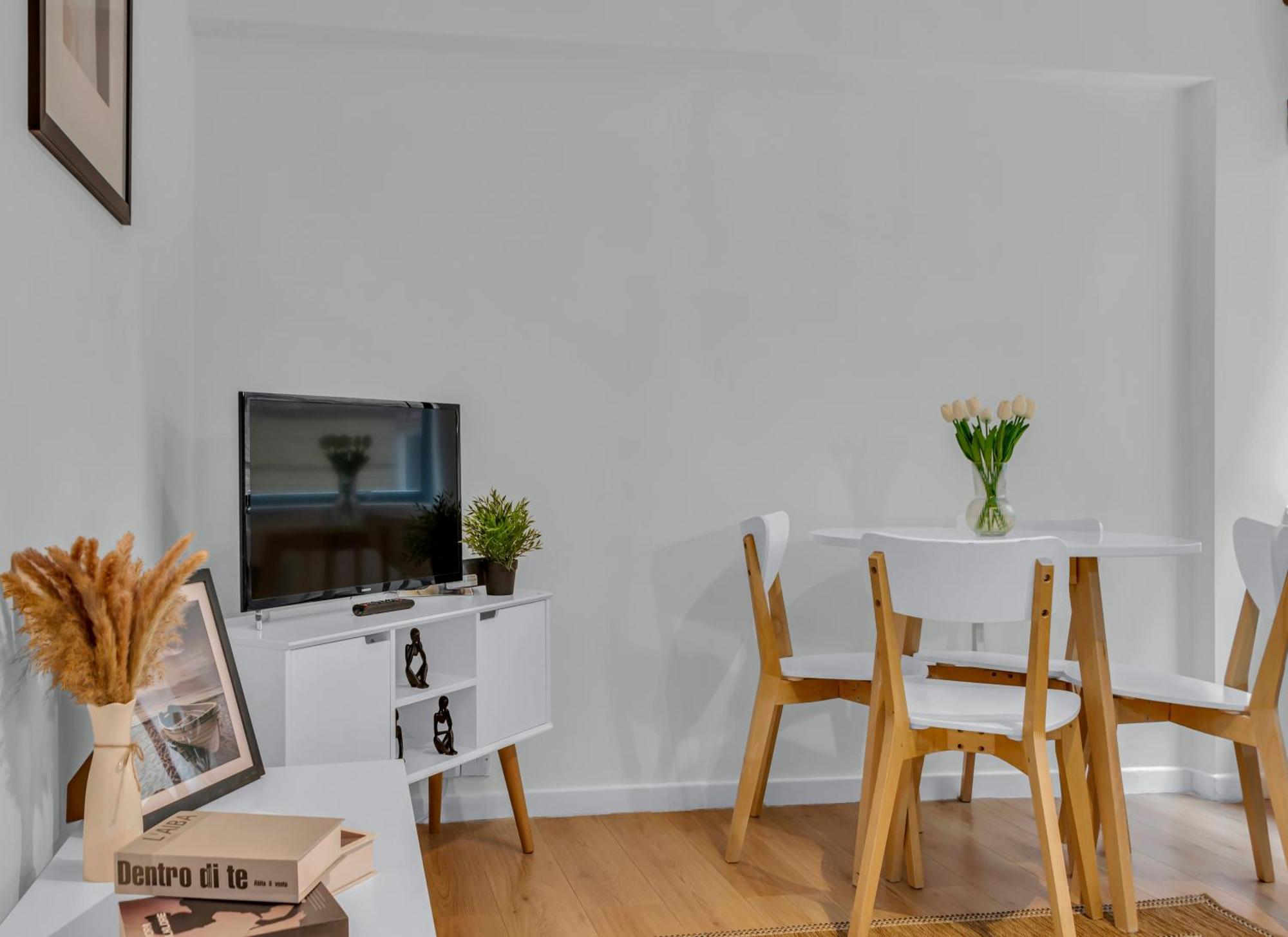 Mysquare Mansion House Queens Quay Apartment *